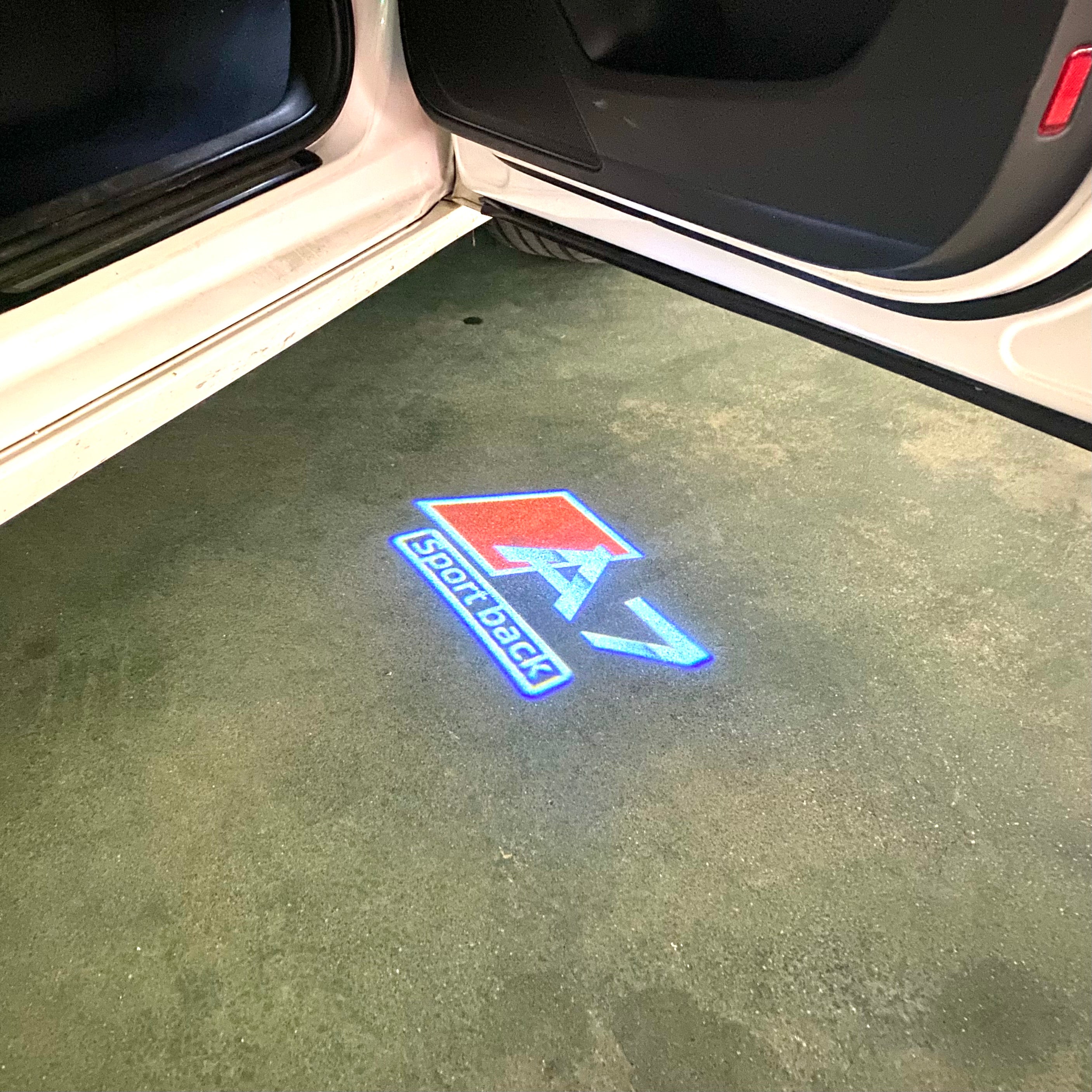 AUDI  A7 LOGO PROJECTOT LIGHTS  (quantity 1 = 2 Logo Films /2 door lights）Nr.12B85