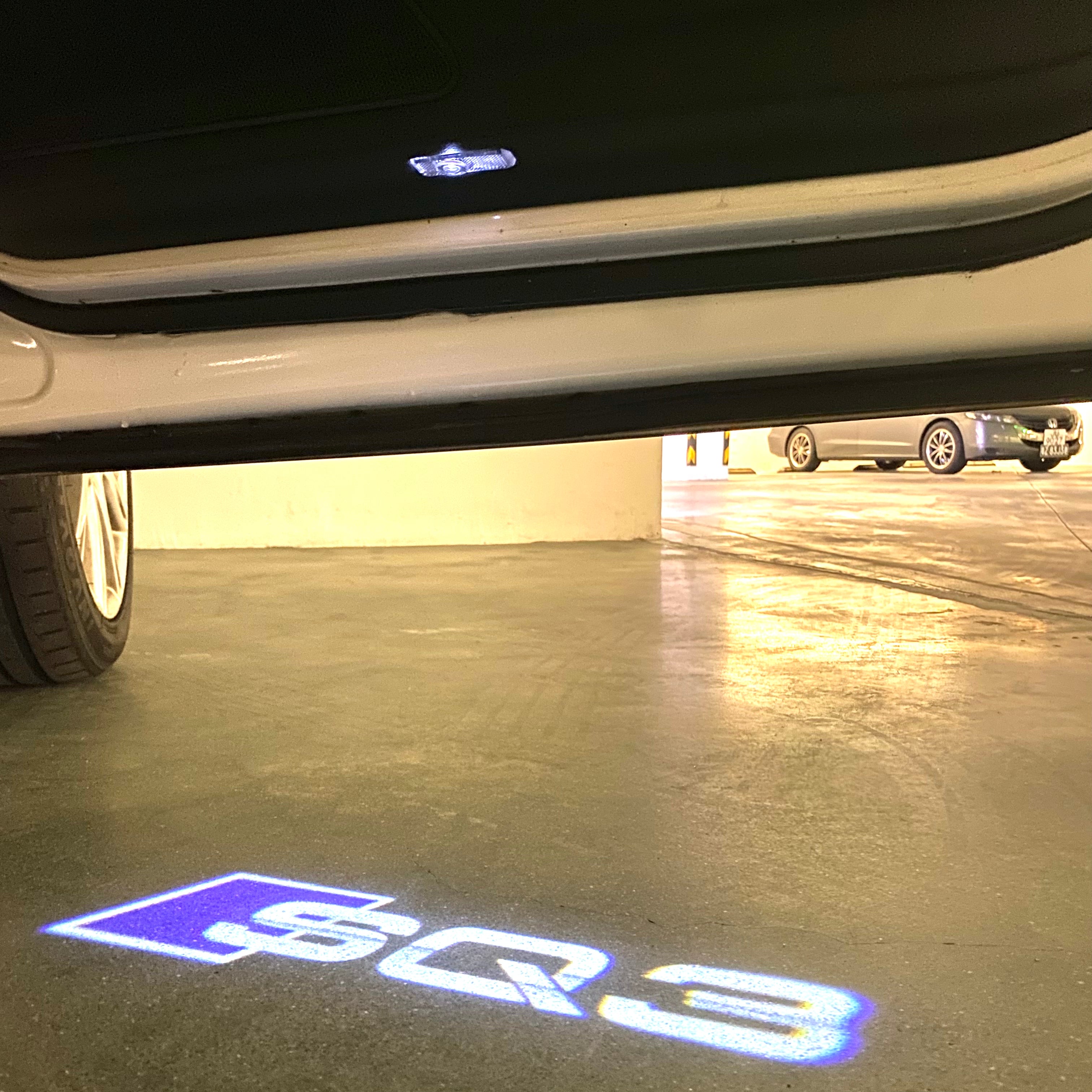 LUCES DE PROYECTOR LOGO AUDI No 120 (cantidad 1 = 2 películas con logotipo / 2 luces de puerta)