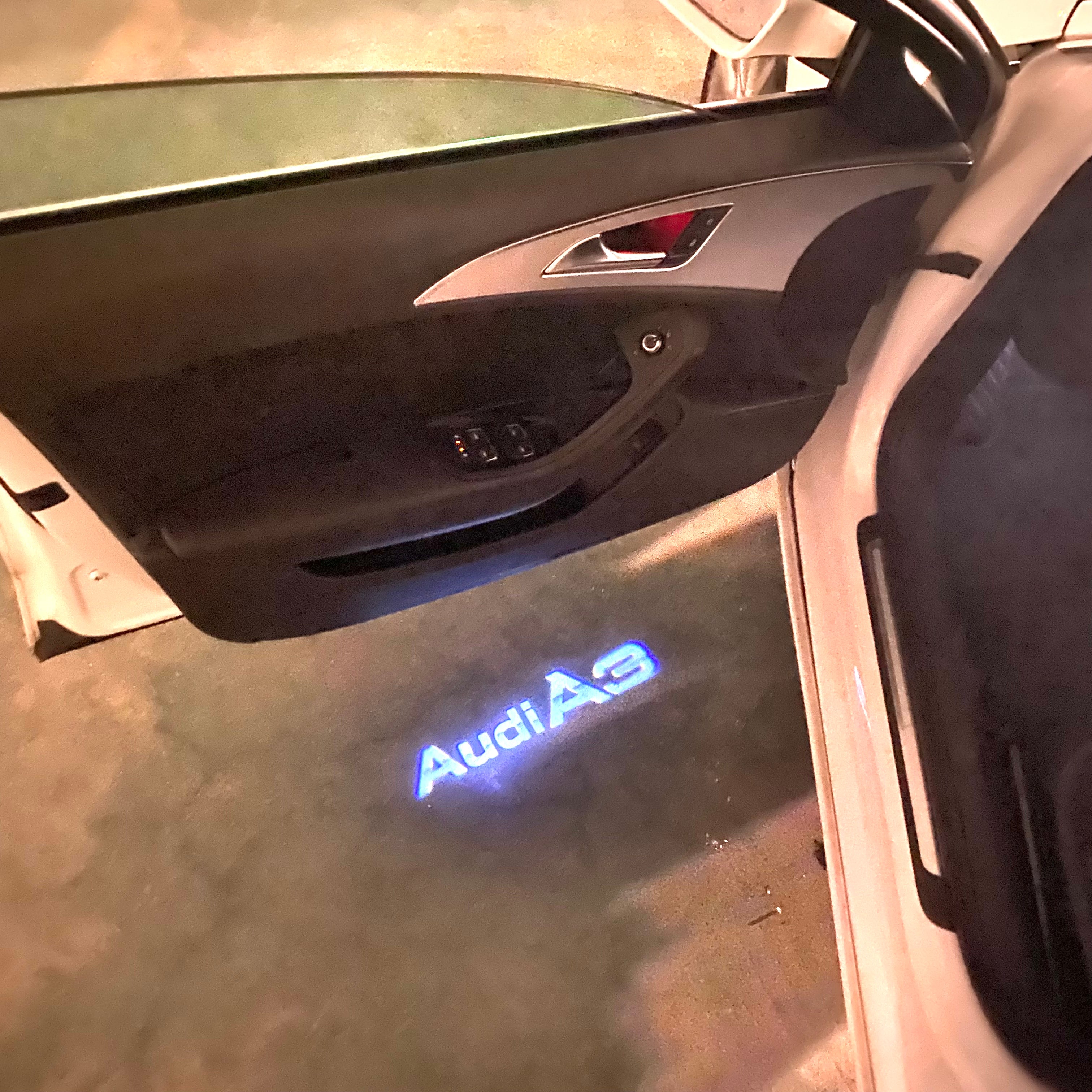 AUDI  A3 LOGO PROJECTOT LIGHTS  (quantity 1 = 2 Logo Films /2 door lights）Nr.12B93