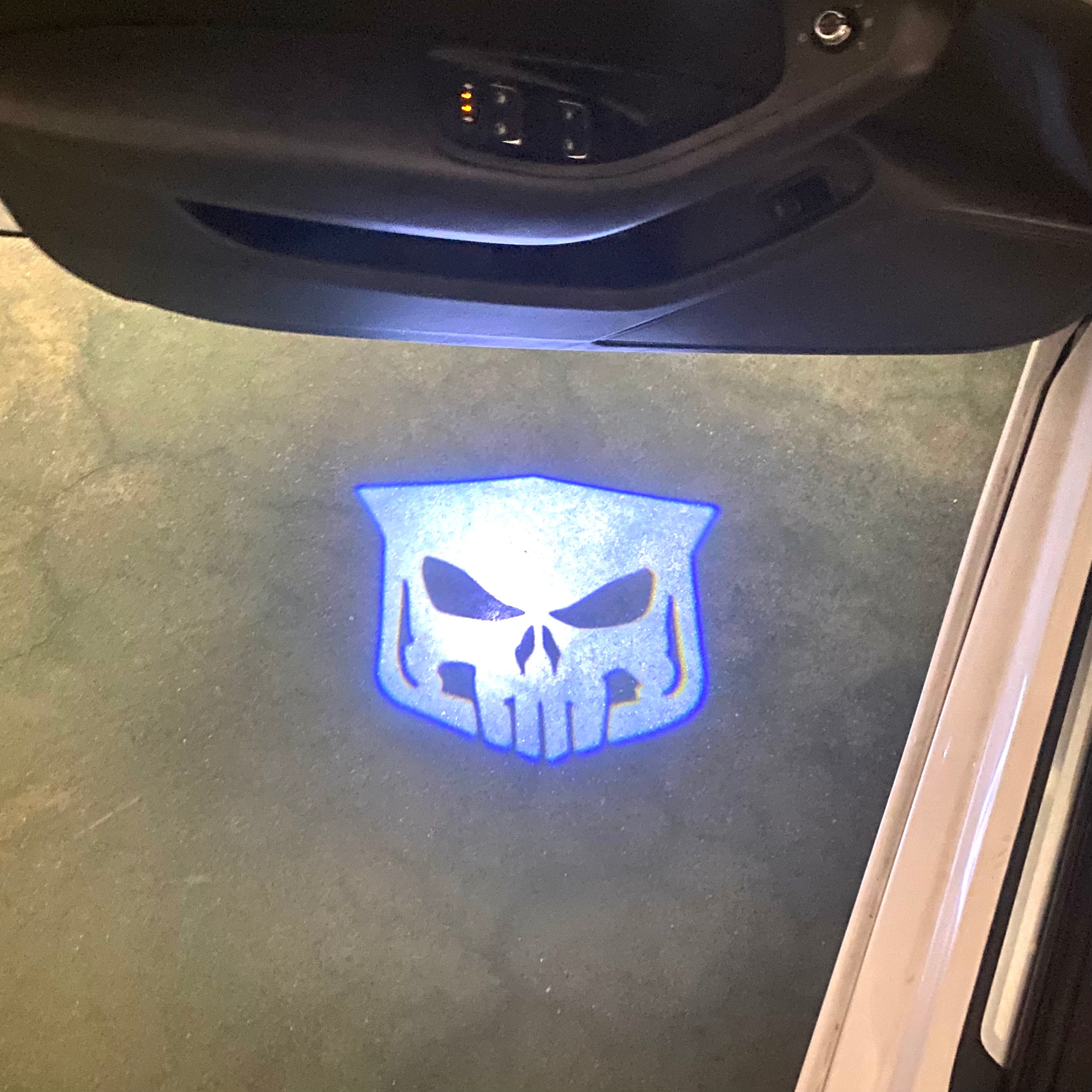 AUDI LOGO PROJECTOT LIGHTS Nr.19 (quantità 1 = 2 Logo Films /2 luci porta)