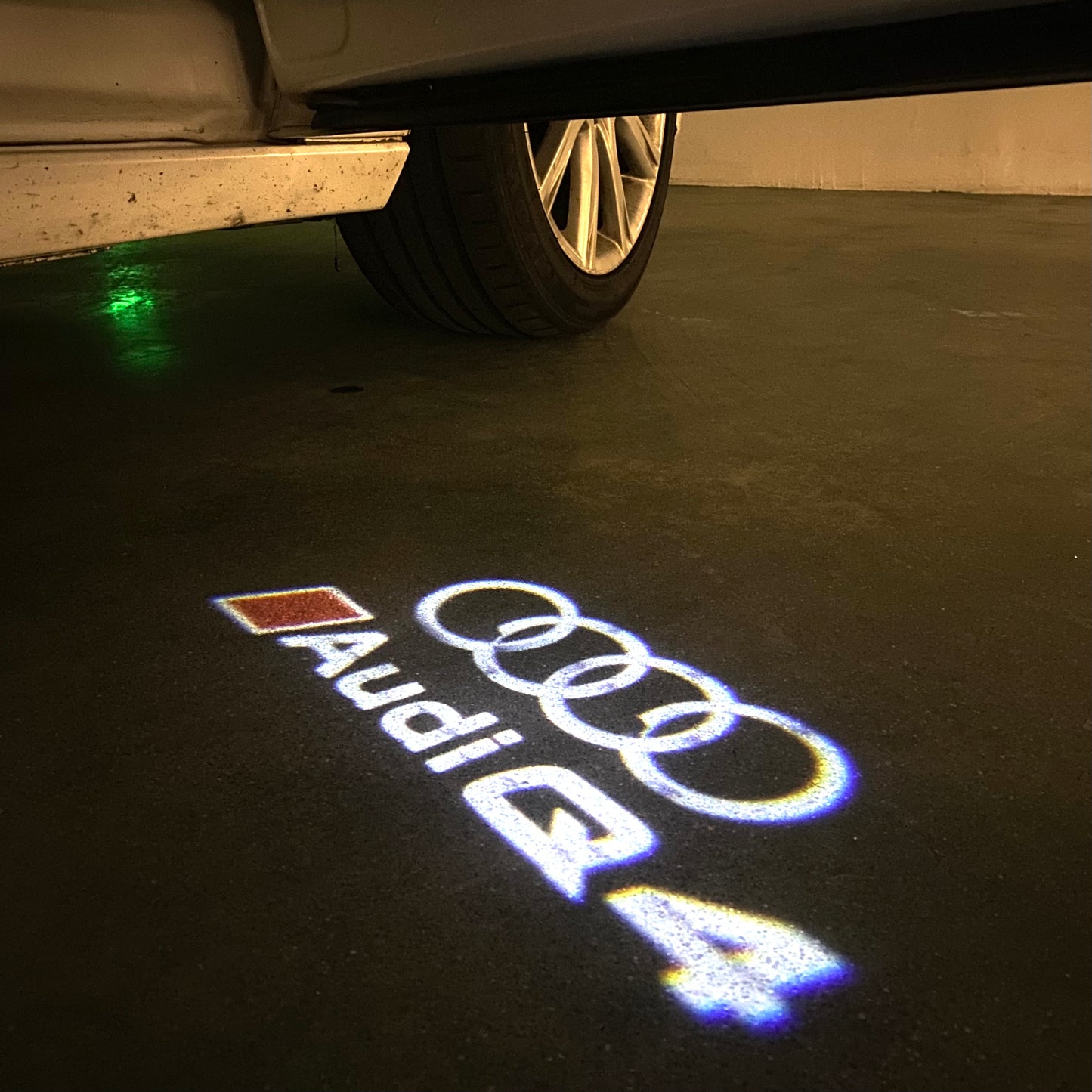 AUDI  Q4 LOGO PROJECTOT LIGHTS  (quantity 1 = 2 Logo Films /2 door lights）Nr.12B24