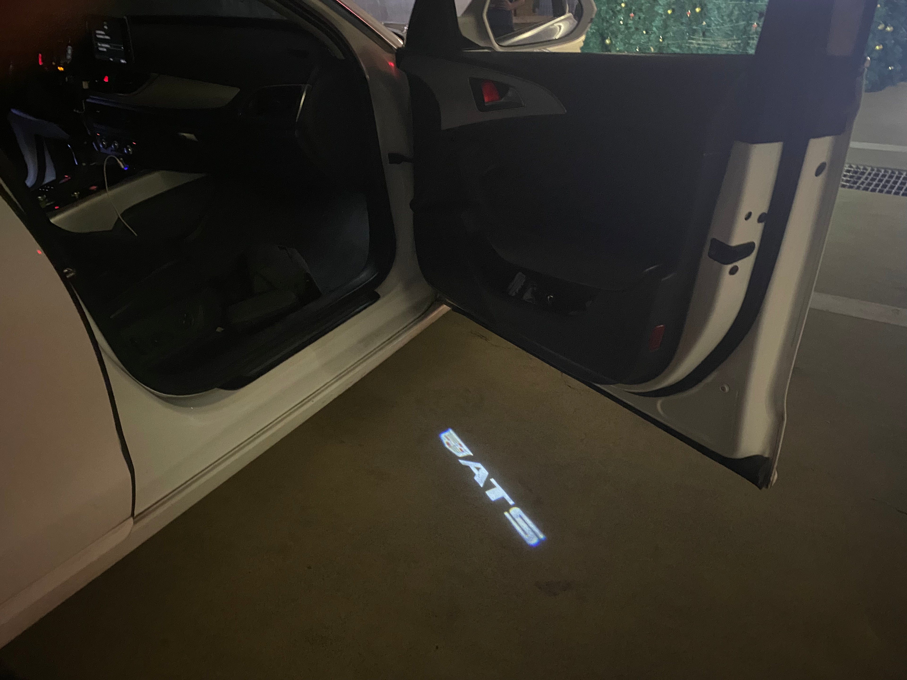 CADILLAC ATS LOGO PROJECTOT LIGHTS Nr.9728 (quantity 1 = 2 Logo Films /2 door lights）