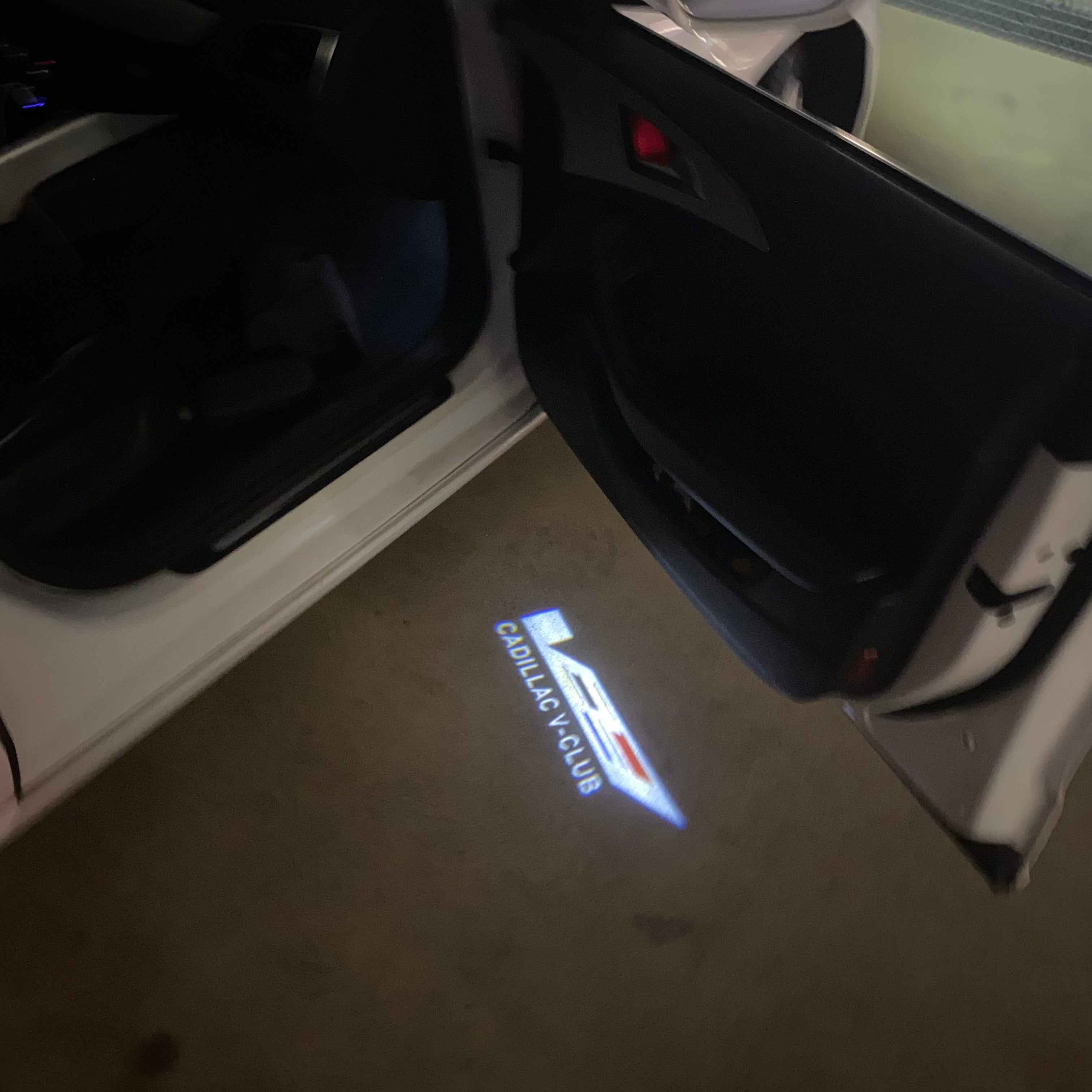 CADILLAC V  SERIES LOGO PROJECTOT LIGHTS Nr.9774 (quantity 1 = 2 Logo Films /2 door lights）