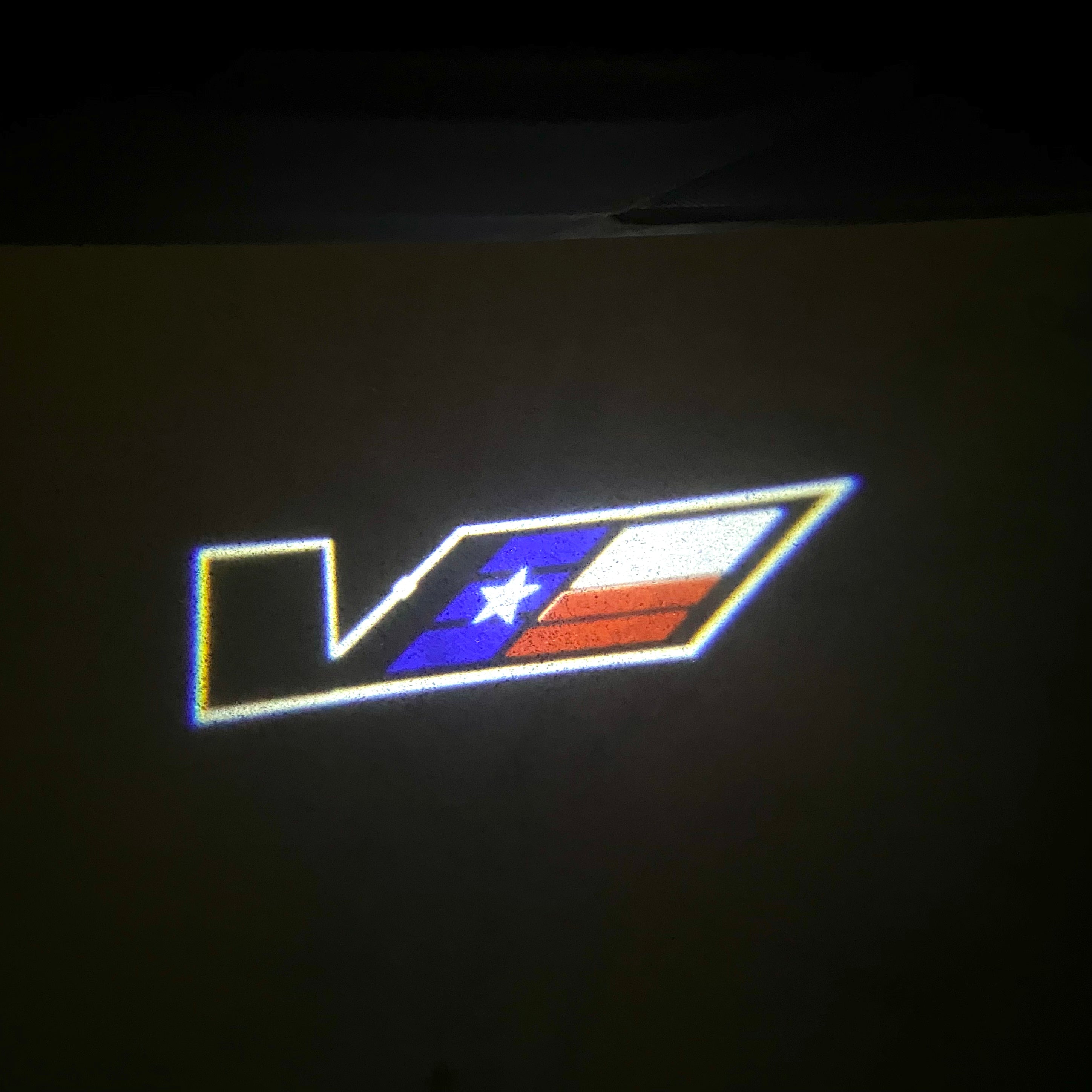 CADILLAC V  SERIES LOGO PROJECTOT LIGHTS Nr.9776 (quantity 1 = 2 Logo Films /2 door lights）