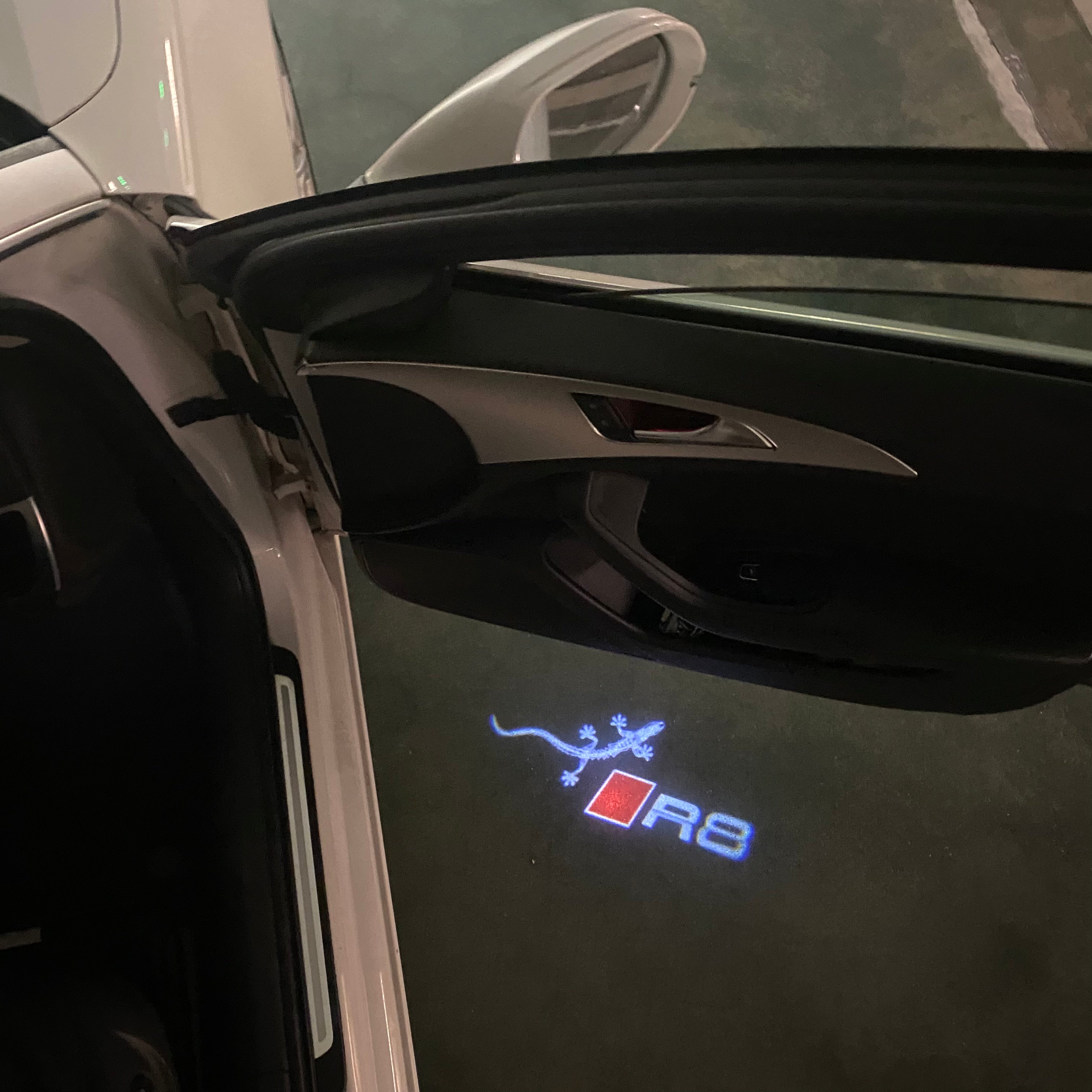 AUDI LOGO PROJECT LIGHTS Nr.120 (quantità 1= 2 Logo Films /2 porta luci）