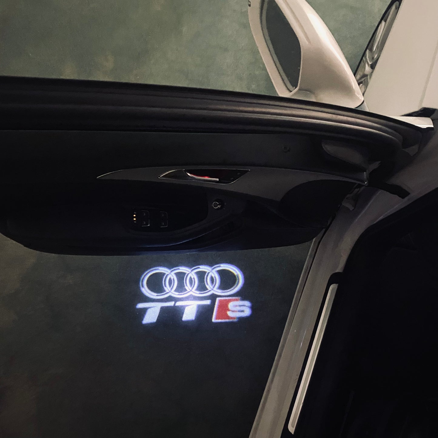 AUDI  TTS LOGO PROJECTOT LIGHTS  (quantity 1 = 2 Logo Films /2 door lights）Nr.12B29