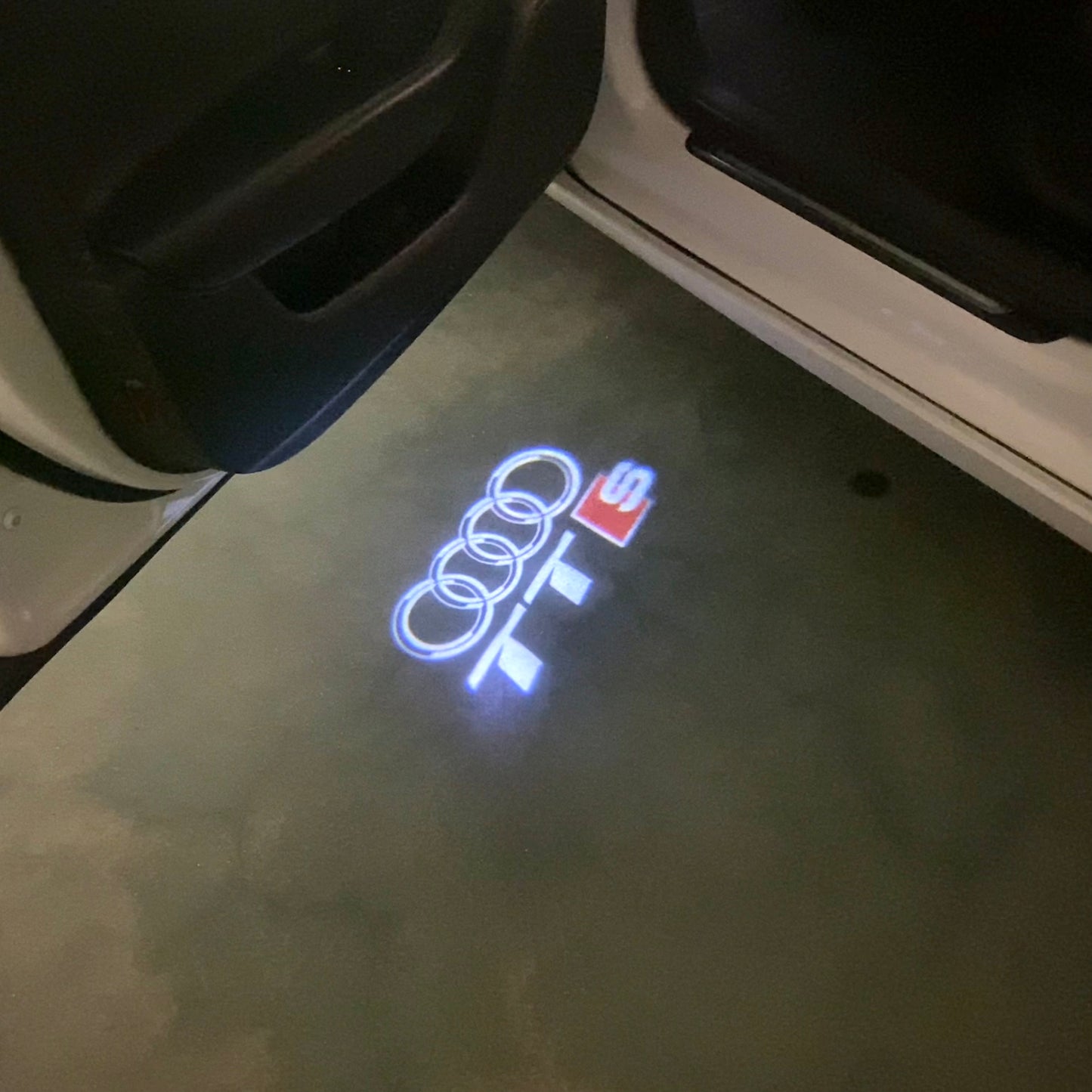 AUDI  TTS LOGO PROJECTOT LIGHTS  (quantity 1 = 2 Logo Films /2 door lights）Nr.12B29