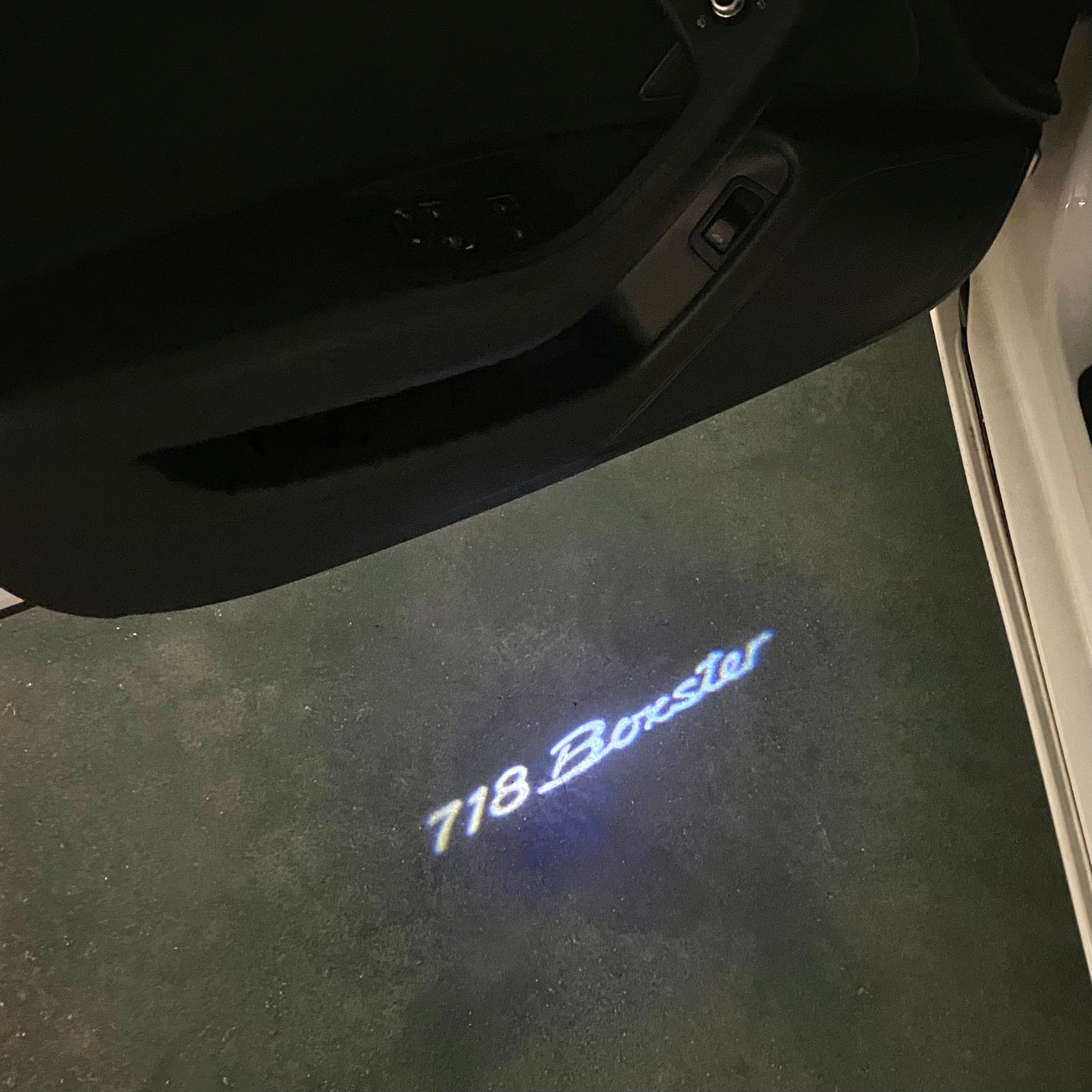 LUCES DE PROYECTO CON LOGOTIPO PORSCHE Boxster S No 17 (cantidad 1 = 2 Película de logotipo / 2 luces de puerta)