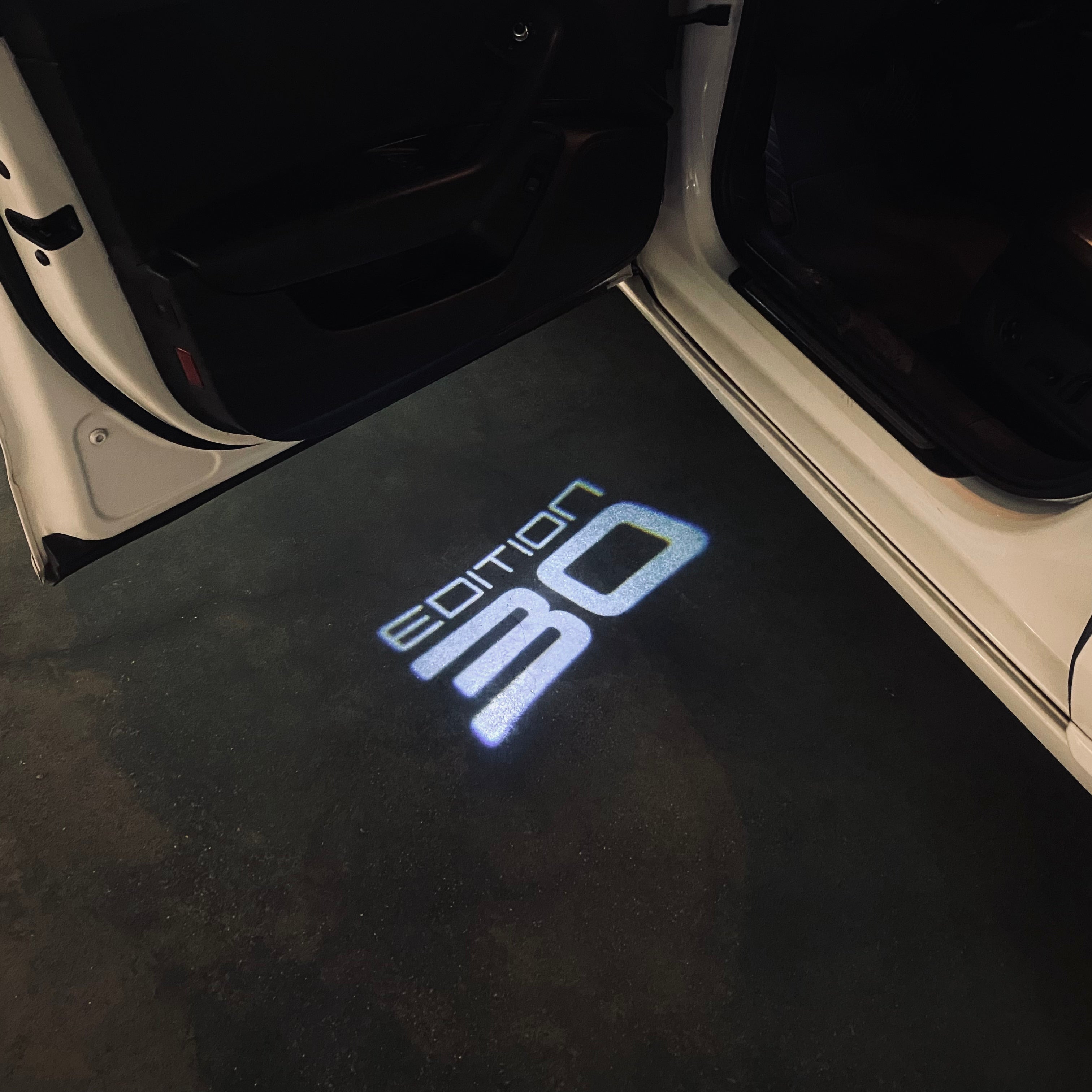 Luces de puerta Volkswagen EOITION 30 Logo Nr.64 (cantidad 1 = 2 logo films /2 luces de puerta)