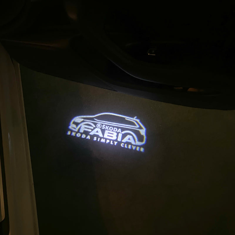 SKODA FABIA 6Y LOGO PROJECTOT LIGHTS Nr.19 (cantidad 1 = 2 películas de logotipos /2 luces de puerta)