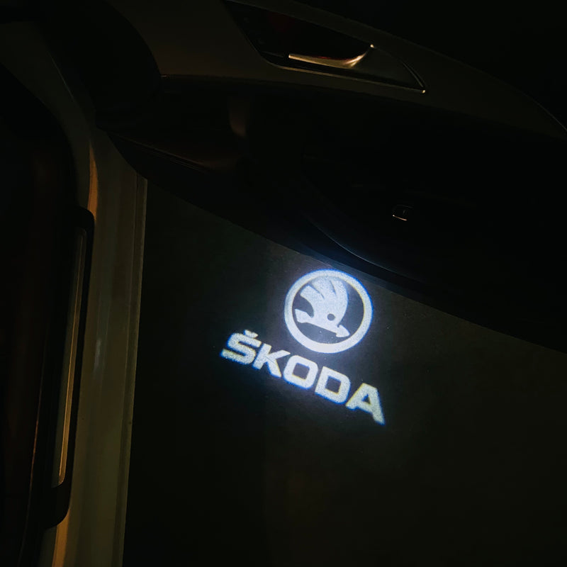 SKODA LOGO PROJECTOT LIGHTS Nr.09 (quantité 1 = 2 Logo Film / 2 feux de porte)