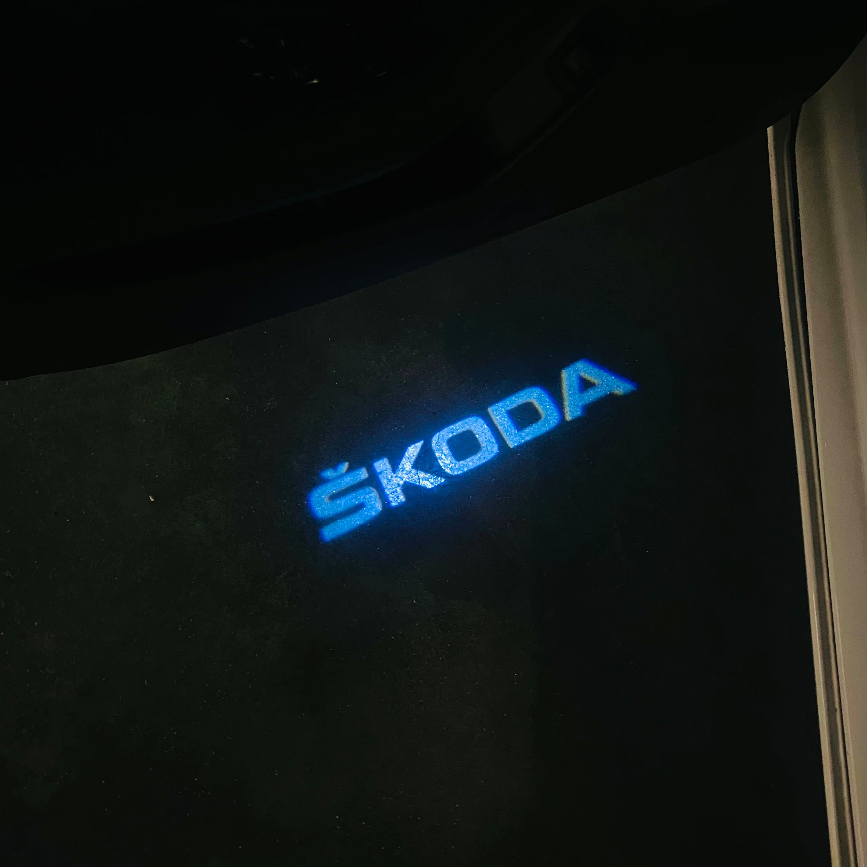 SKODA ORIGINAL LOGO PROJECTOT LIGHTS Nr.39 (quantity  1 =  2 Logo Film /  2 door lights)