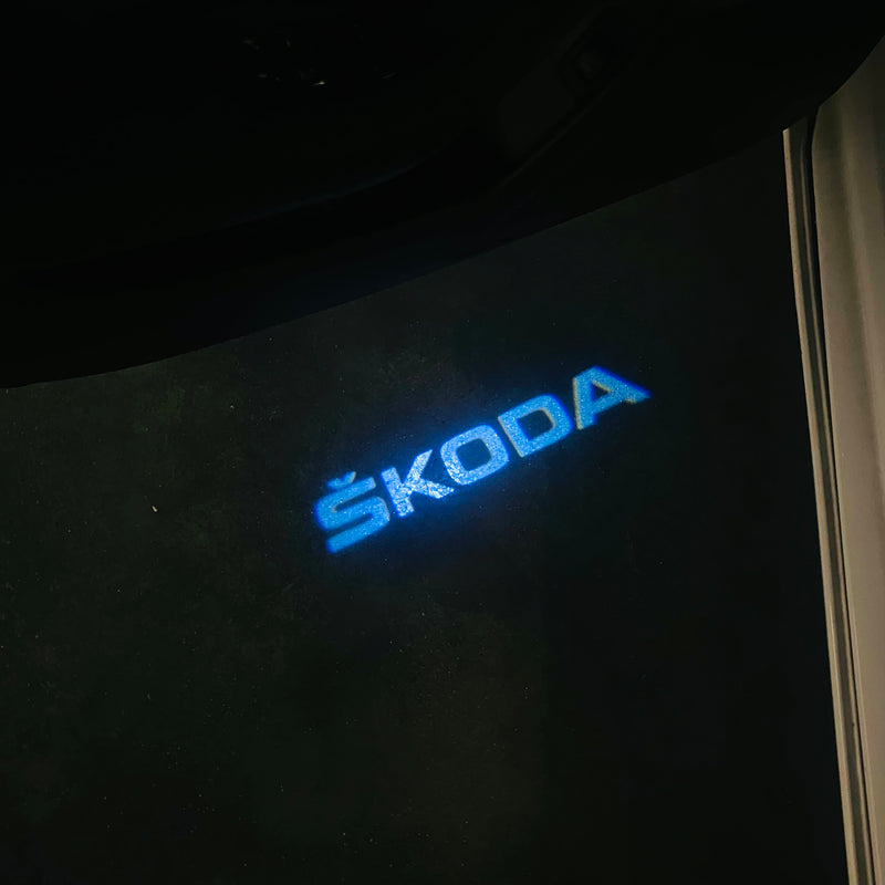 SKODA LOGO PROJECTOT LIGHTS Nr.39 (quantité 1 = 2 Logo Film / 2 feux de porte)