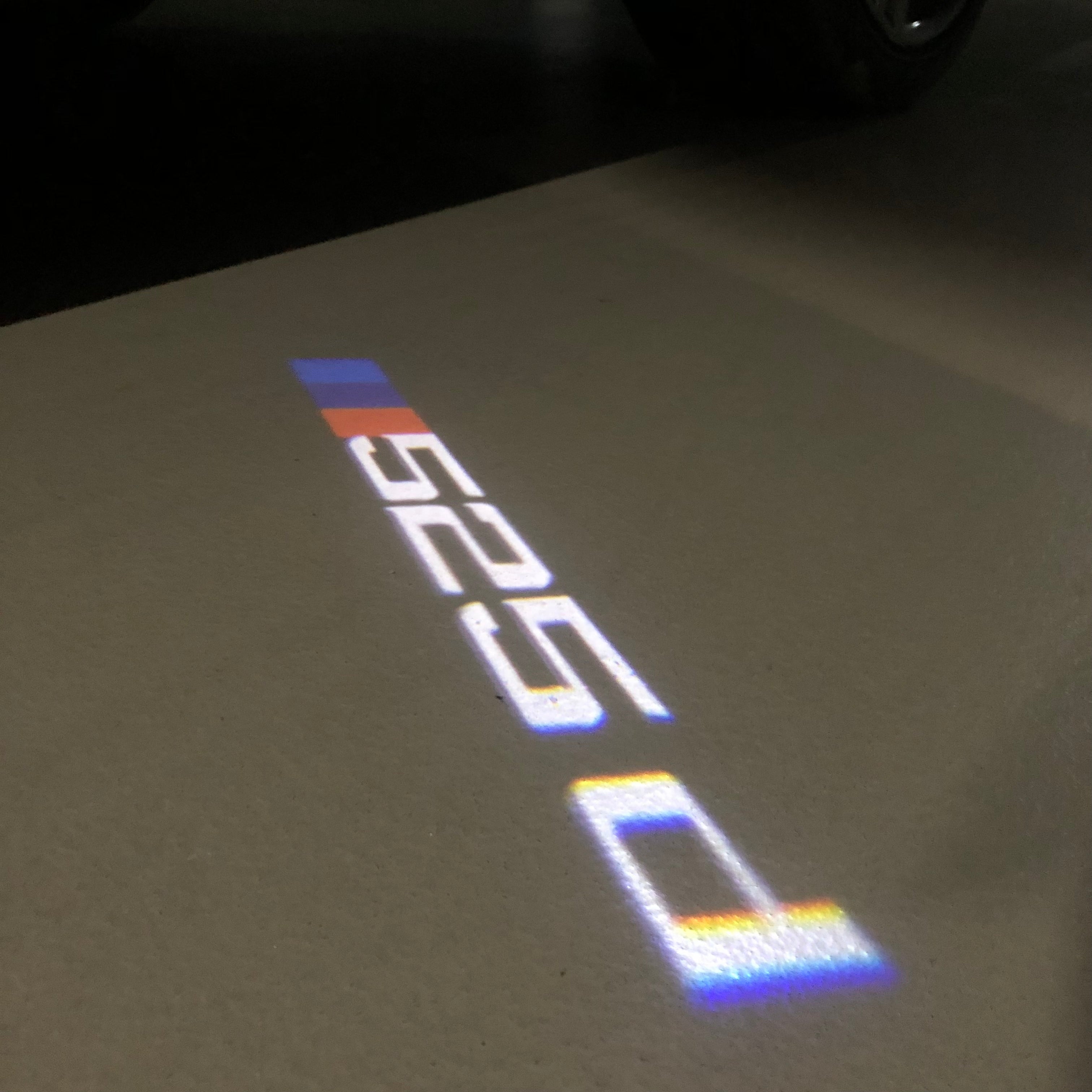 BMW M3 LOGO PROJECTOT LIGHTS Nr.24 (Menge 1 = 1 Sets/2 Türleuchten)