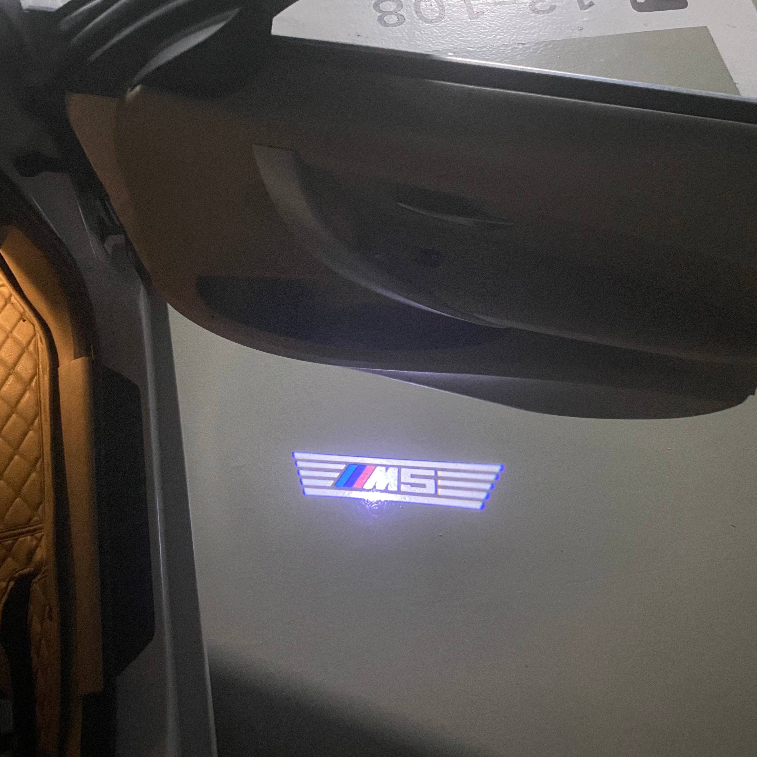BMW M3 LOGO PROJECTOT LIGHTS Nr.24 (Menge 1 = 1 Sets/2 Türleuchten)