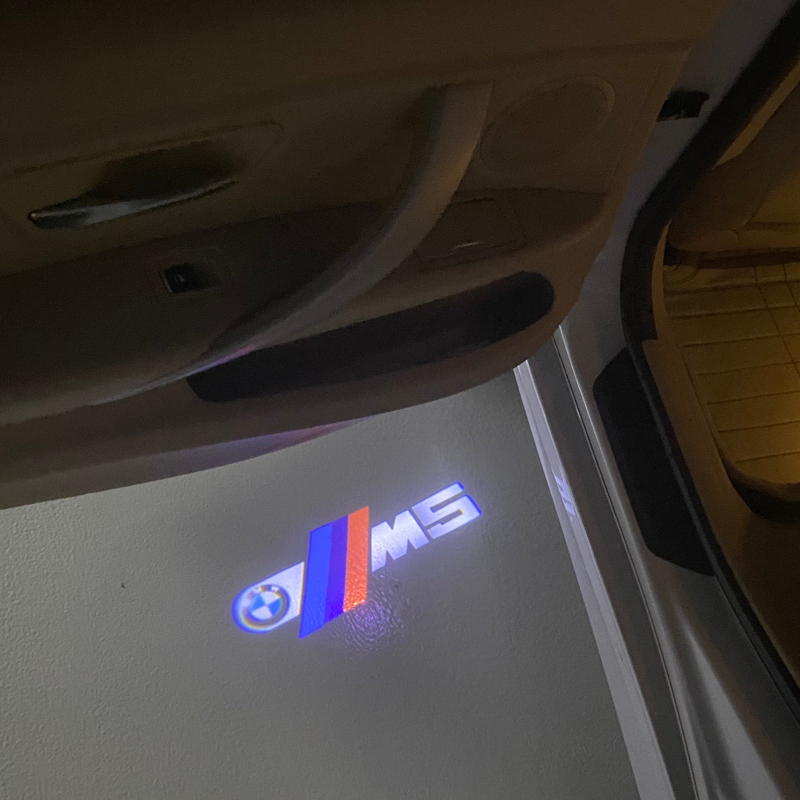 BMW M3 LOGO PROJECTOT LIGHTS Nr.24 (Menge 1 = 1 Sets/2 Türleuchten)
