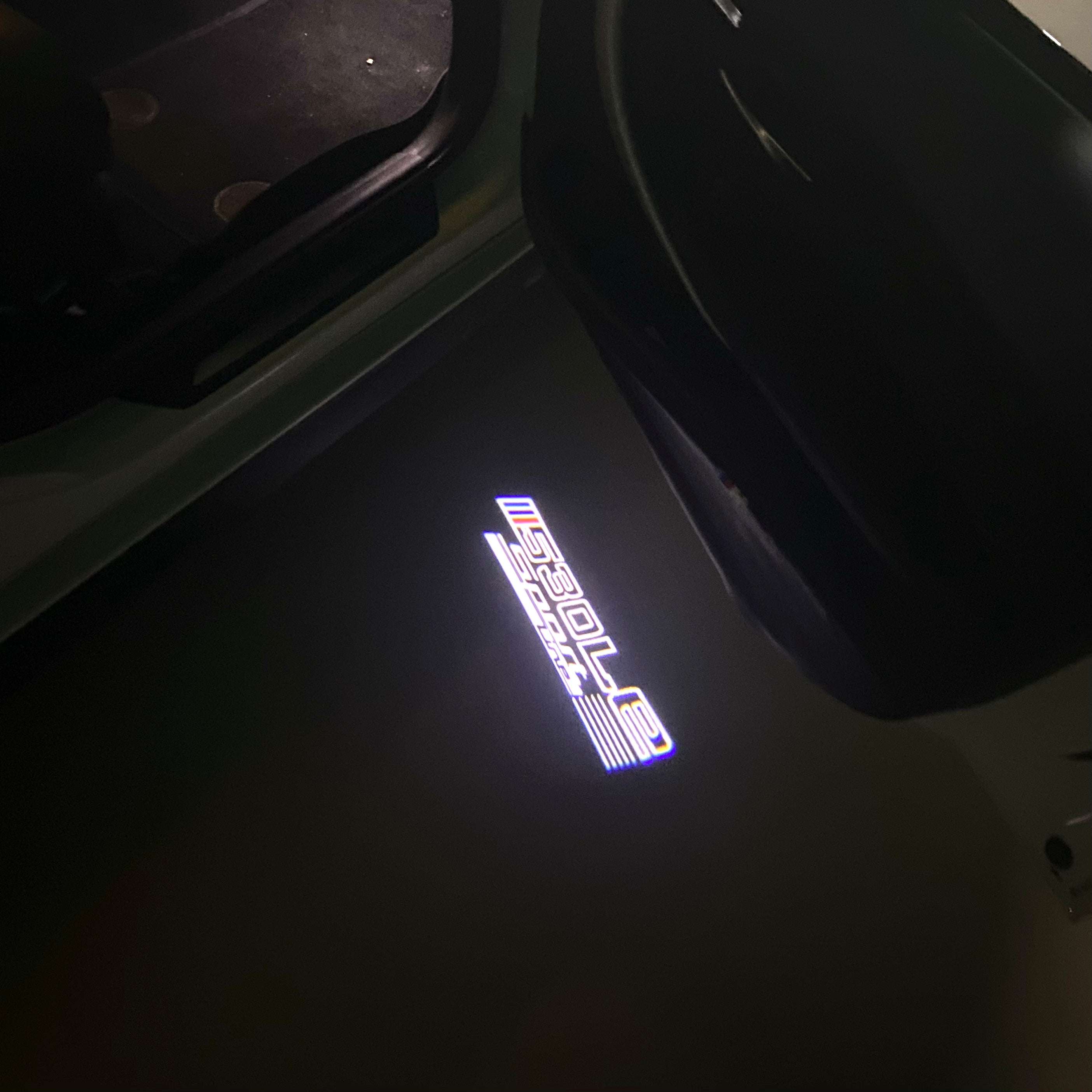 ÉCLAIRAGE DE PROJECTEUR BMW M3 LOGO Nr.24 (quantité 1 = 1 jeux / 2 feux de porte)