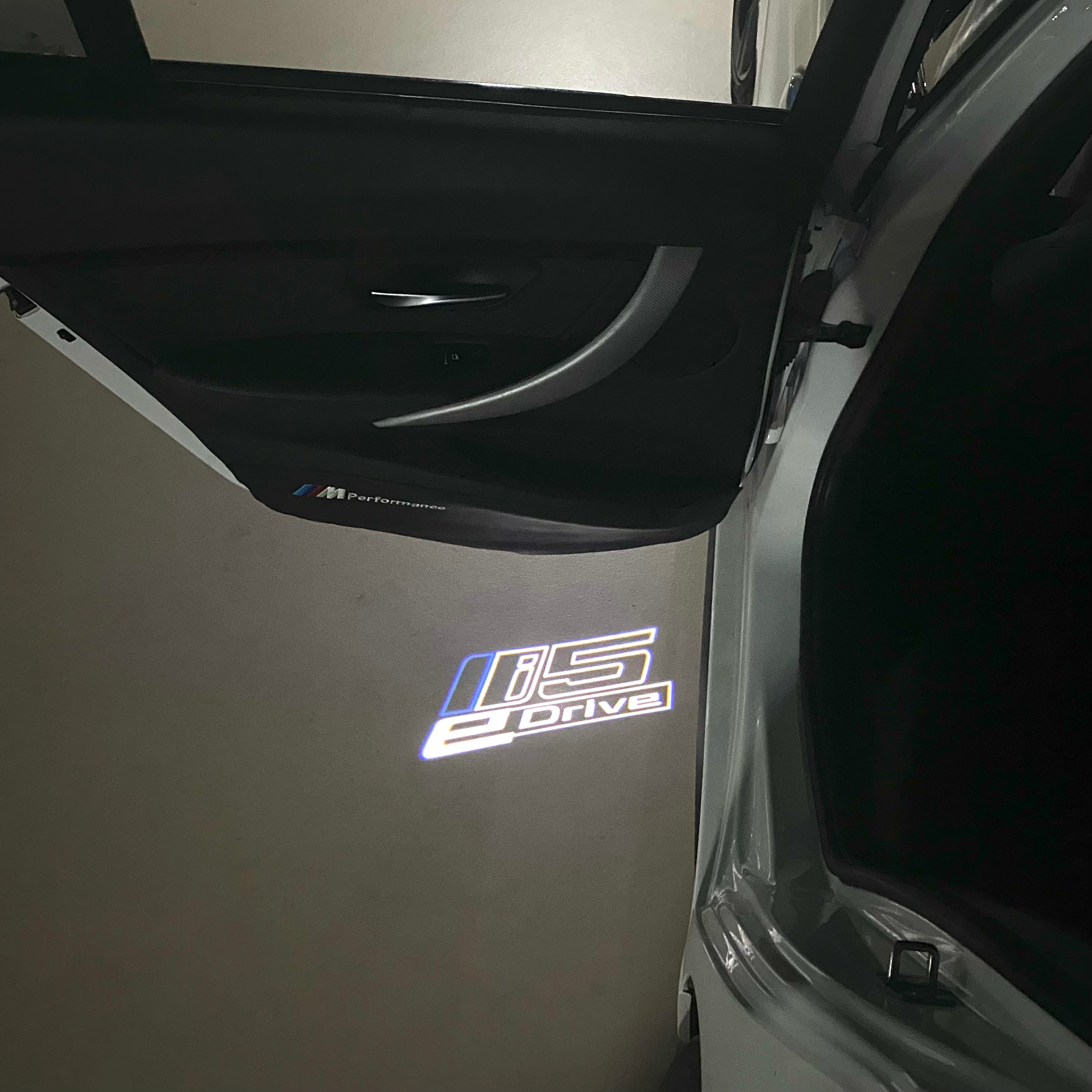 BMW M3 LOGO PROJECTOT LIGHTS Nr.24 (Menge 1 = 1 Sets/2 Türleuchten)