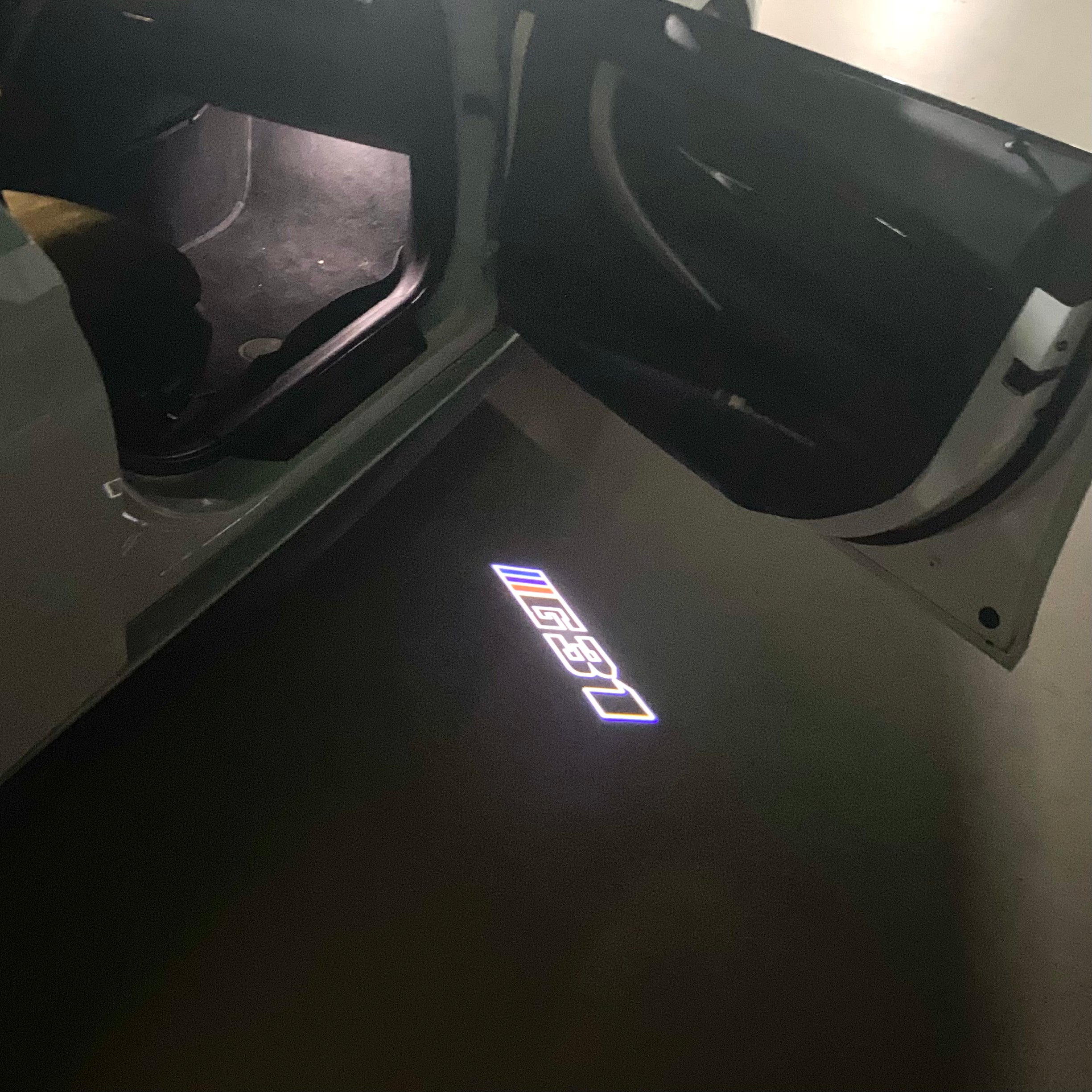 BMW M3 LOGO PROJECTOT LIGHTS Nr.24 (Menge 1 = 1 Sets/2 Türleuchten)