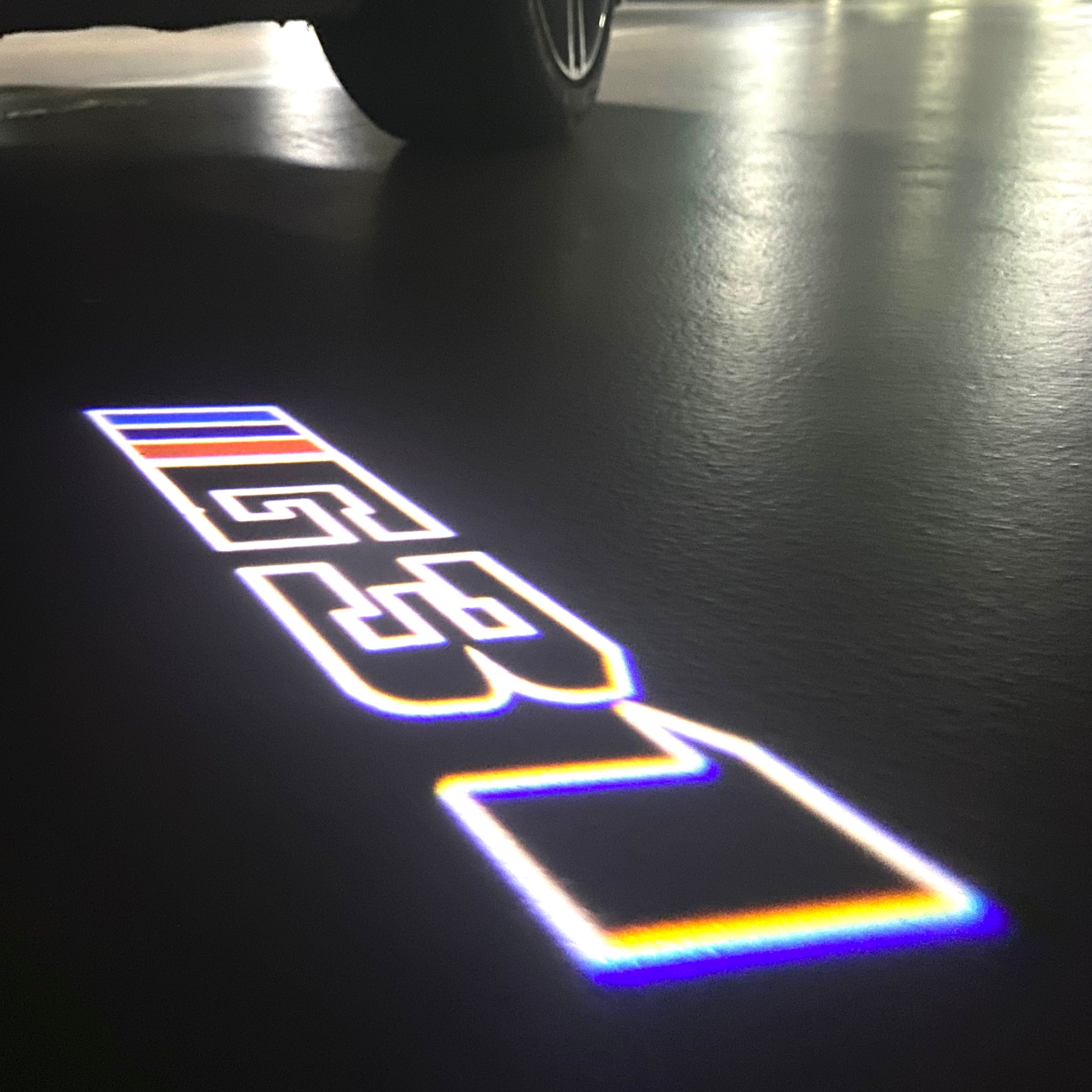 BMW M3 LOGO PROJECTOT LIGHTS Nr.24 (Menge 1 = 1 Sets/2 Türleuchten)
