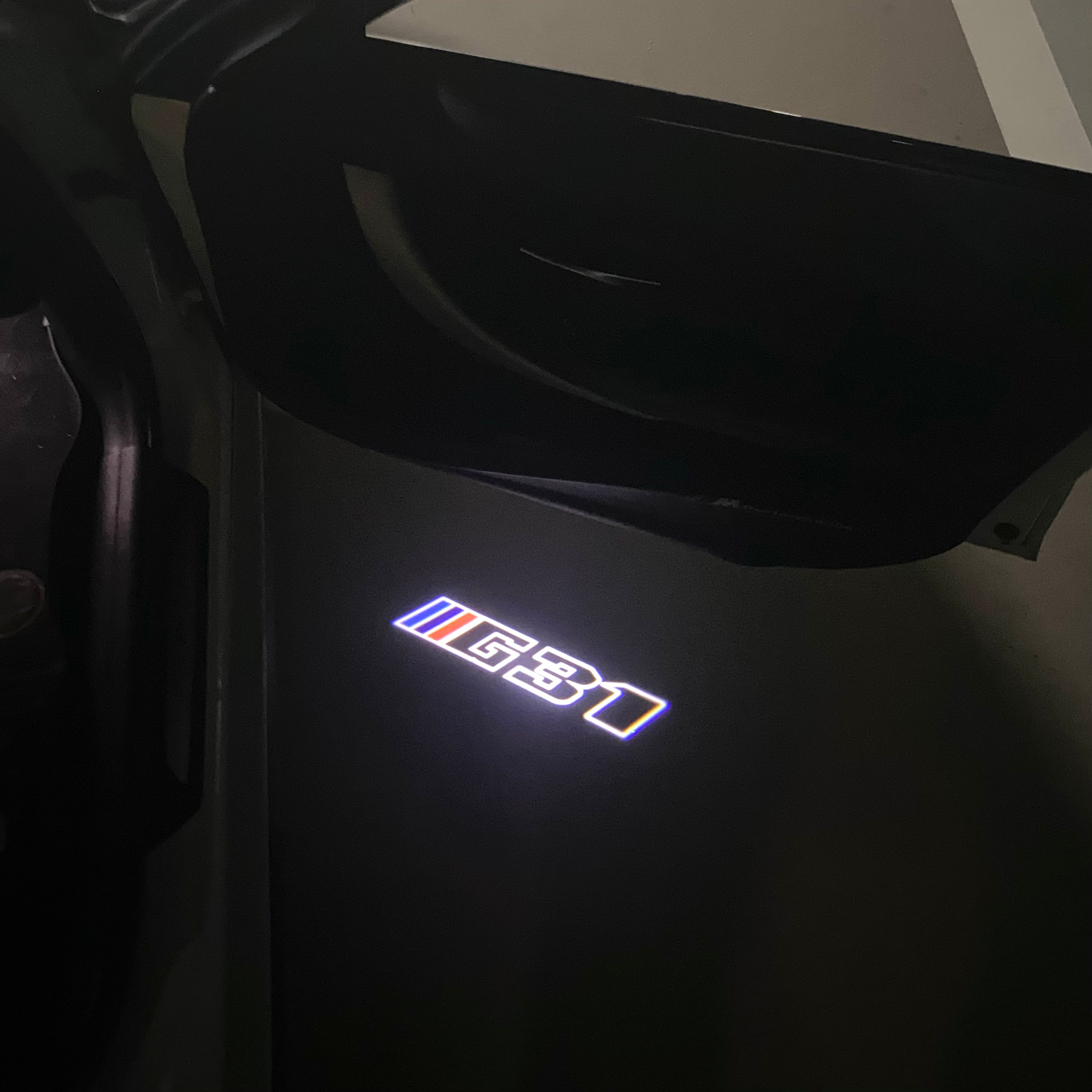 BMW M3 LOGO PROJECTOT LIGHTS Nr.24 (Menge 1 = 1 Sets/2 Türleuchten)
