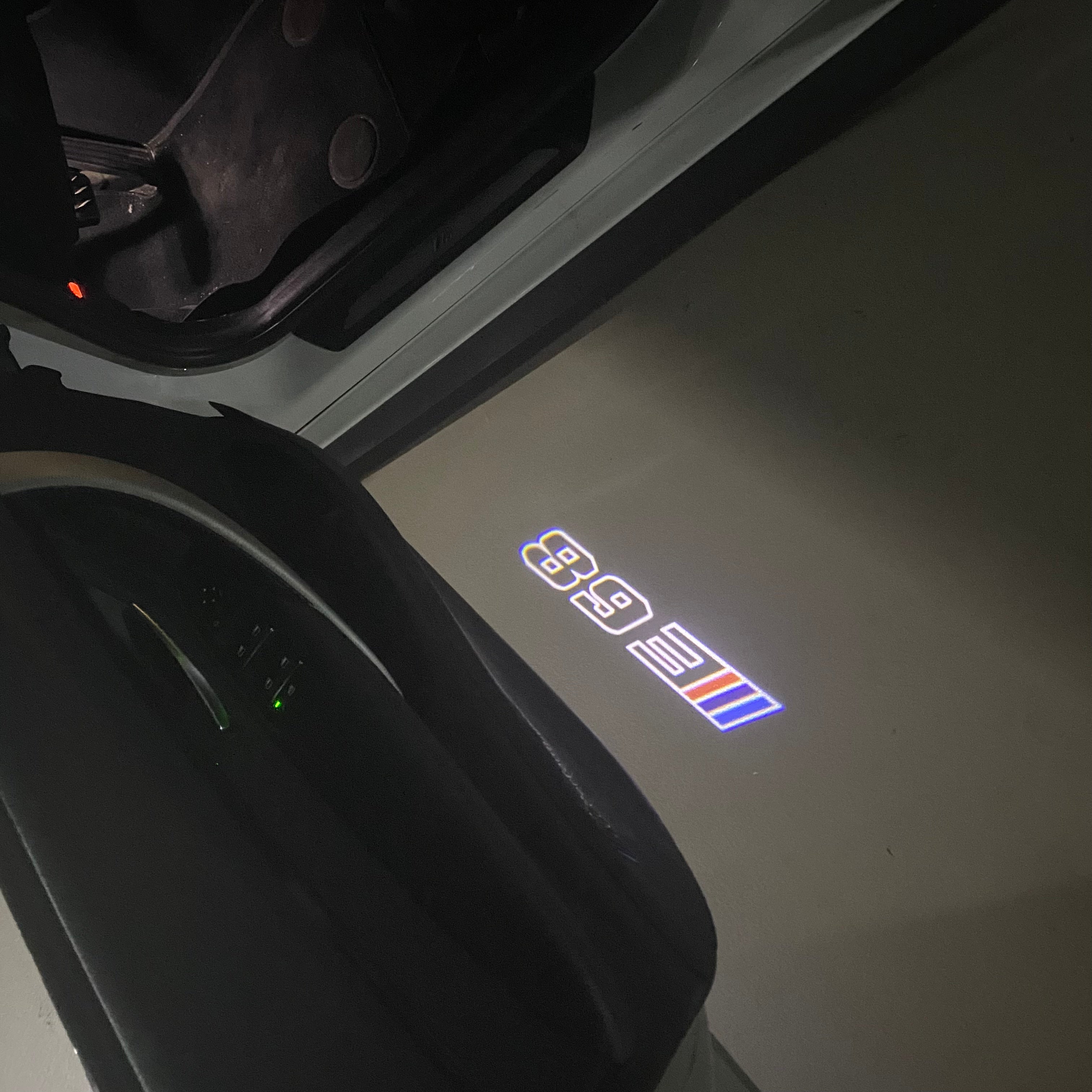 BMW M3 LOGO PROJECTOT LIGHTS Nr.24 (quantità 1 = 1 set/2 luci porta)