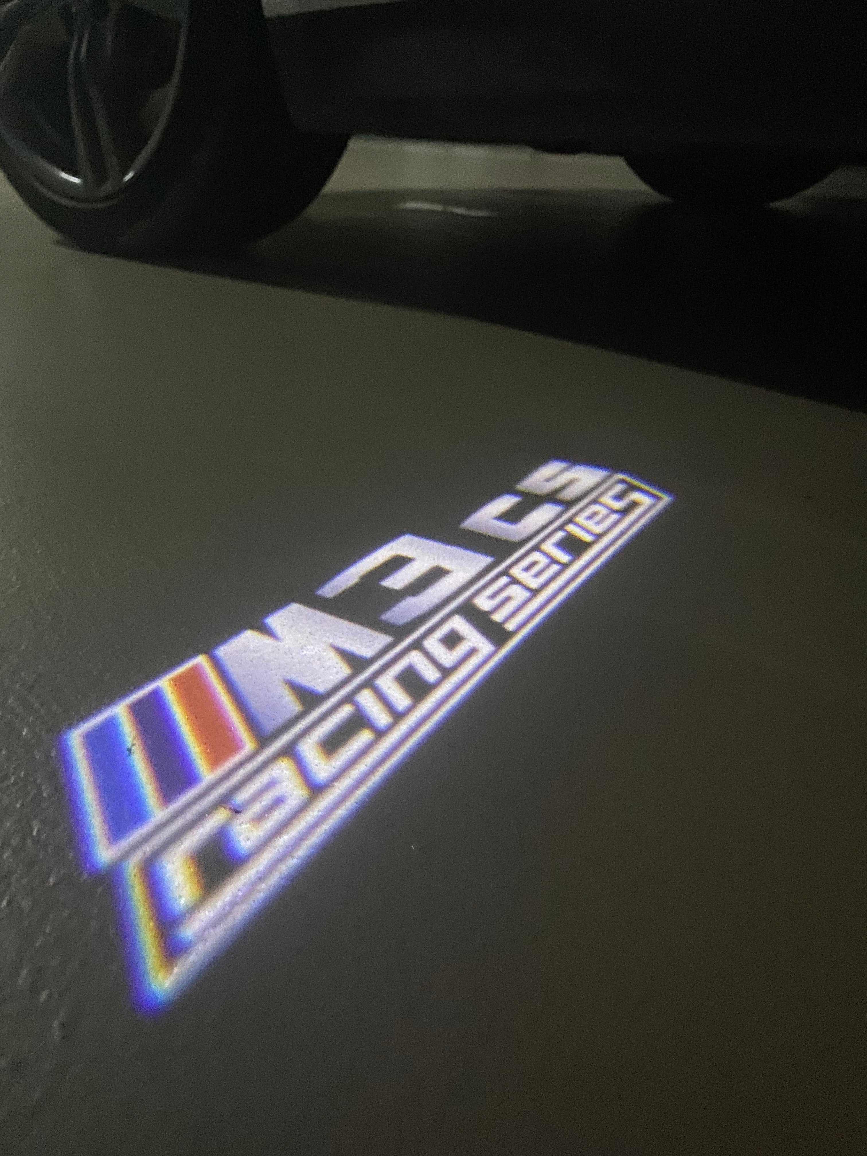 BMW M3 LOGO PROJECTOT LIGHTS Nr.24 (Menge 1 = 1 Sets/2 Türleuchten)