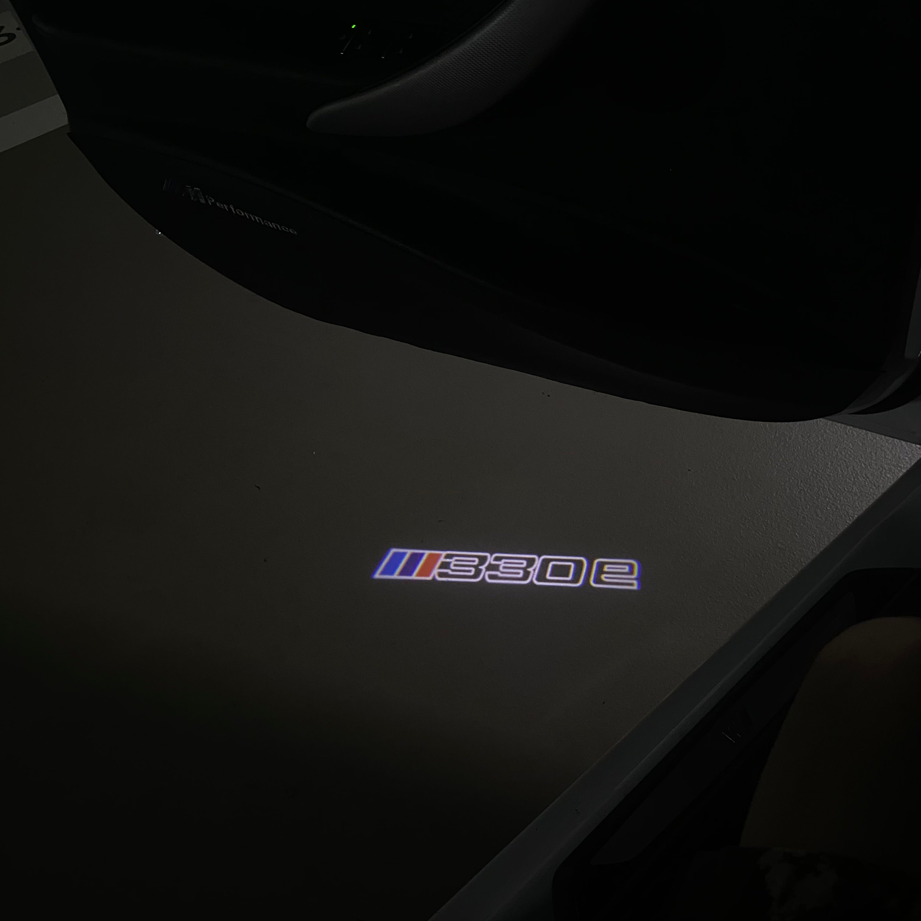 ÉCLAIRAGE DE PROJECTEUR BMW M3 LOGO Nr.24 (quantité 1 = 1 jeux / 2 feux de porte)