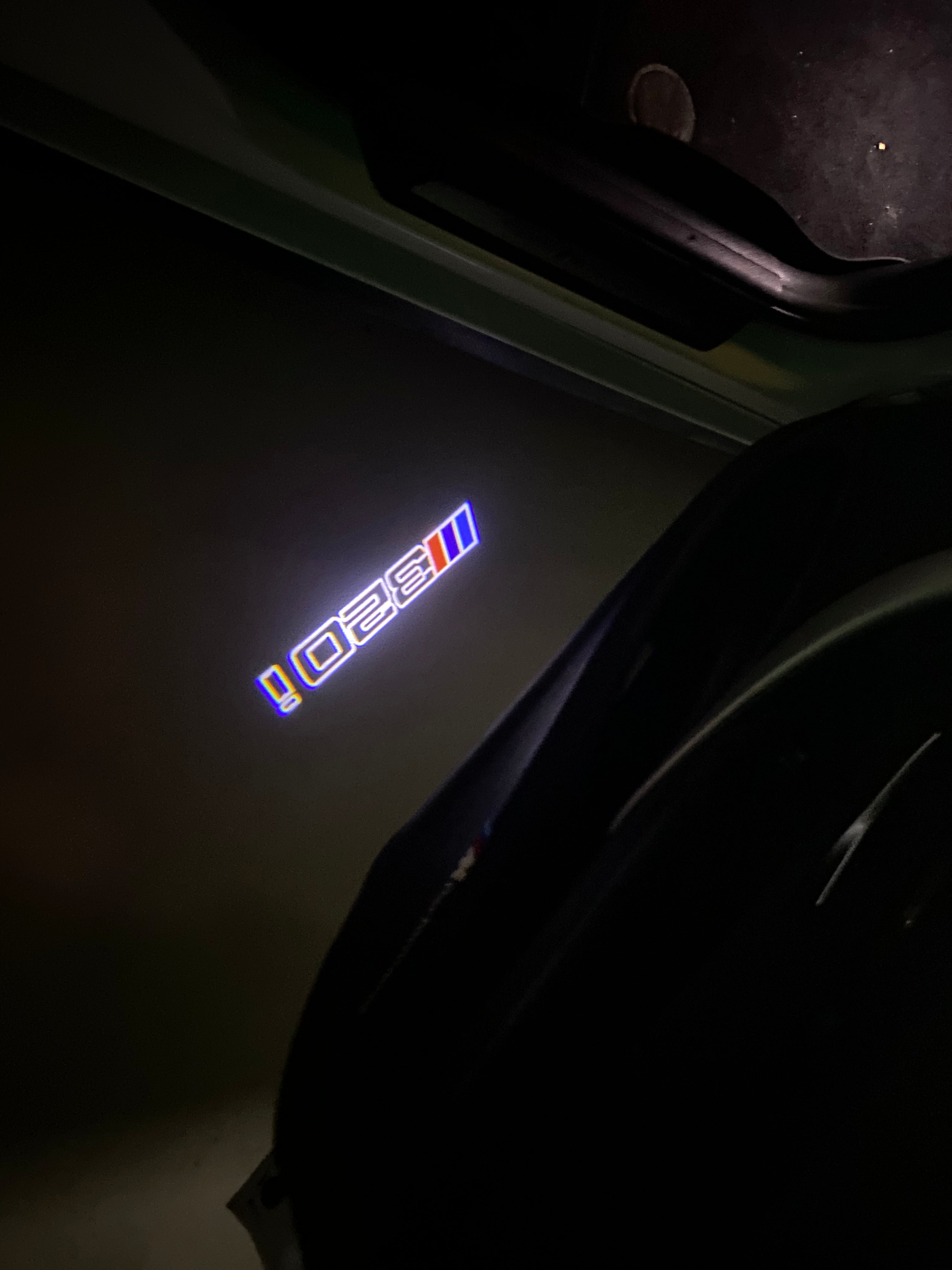 BMW M3 LOGO PROJECTOT LIGHTS Nr.24 (Menge 1 = 1 Sets/2 Türleuchten)