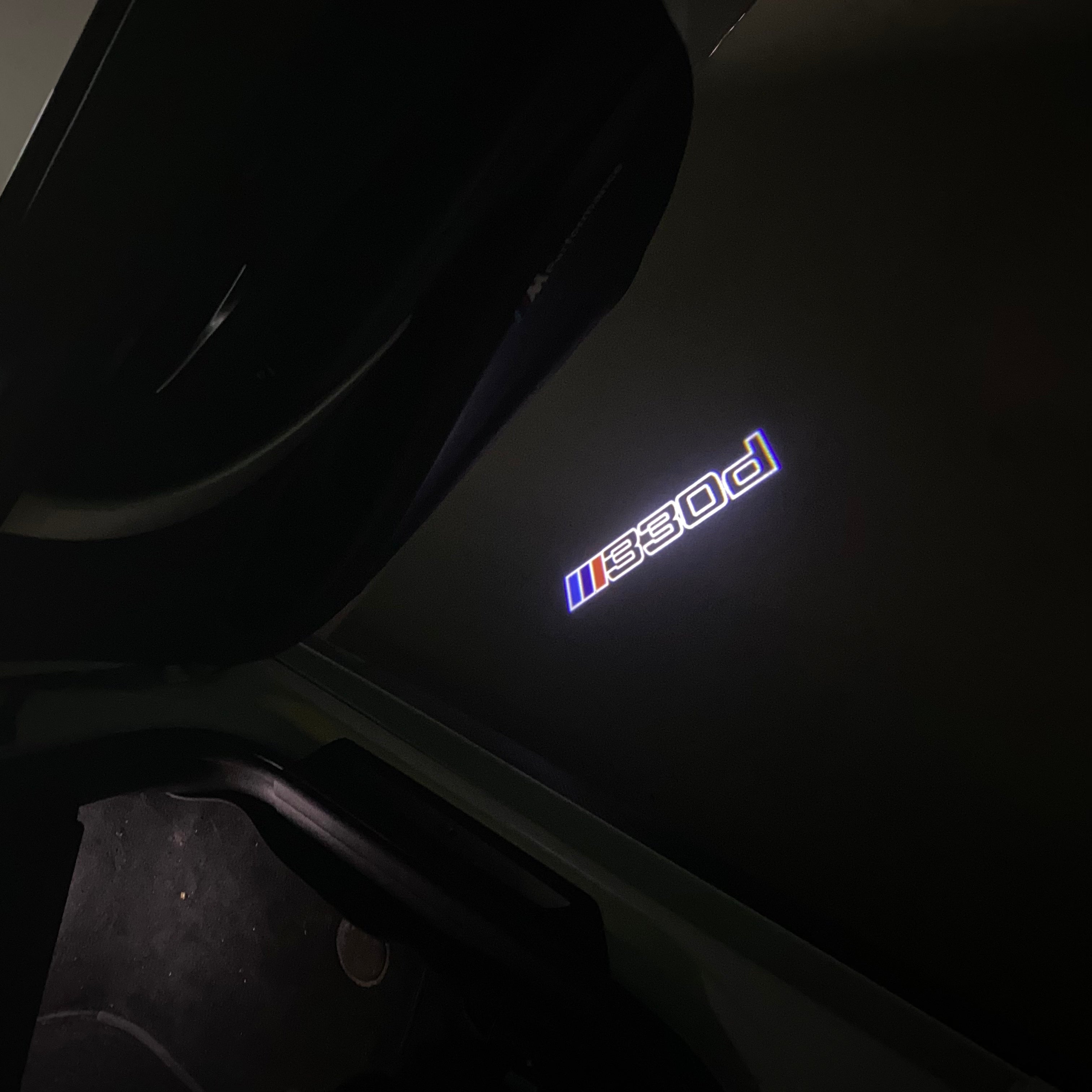 BMW M3 LOGO PROJECTOT LIGHTS Nr.24 (Menge 1 = 1 Sets/2 Türleuchten)