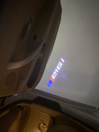 ÉCLAIRAGE DE PROJECTEUR BMW M3 LOGO Nr.24 (quantité 1 = 1 jeux / 2 feux de porte)