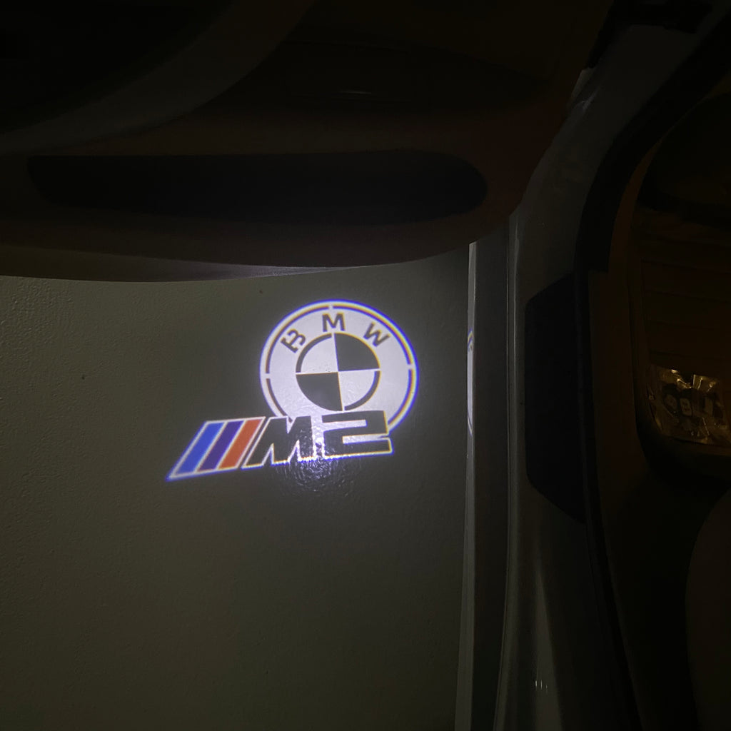 ÉCLAIRAGE DE PROJECTEUR BMW M3 LOGO Nr.24 (quantité 1 = 1 jeux / 2 feux de porte)