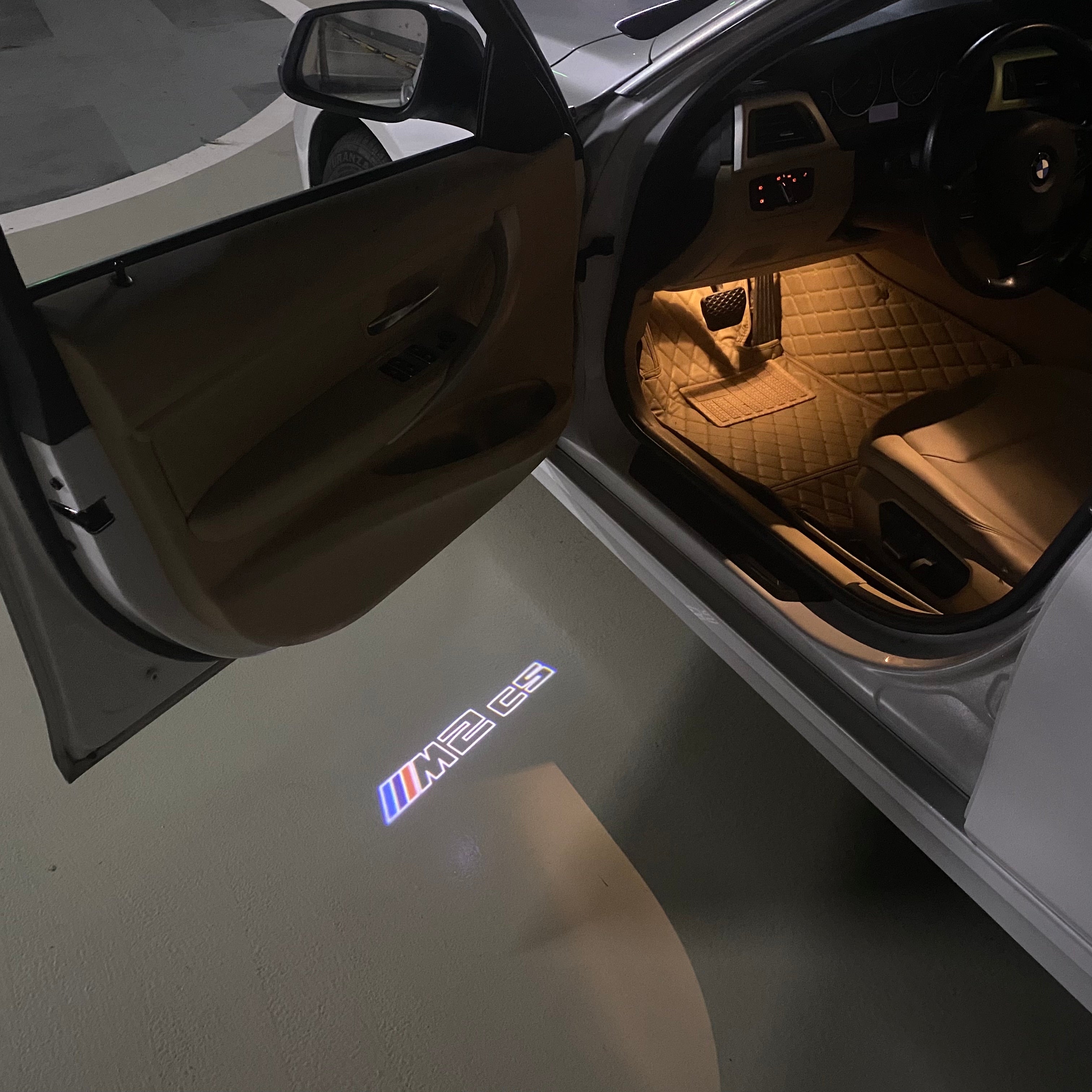 ÉCLAIRAGE DE PROJECTEUR BMW M3 LOGO Nr.24 (quantité 1 = 1 jeux / 2 feux de porte)