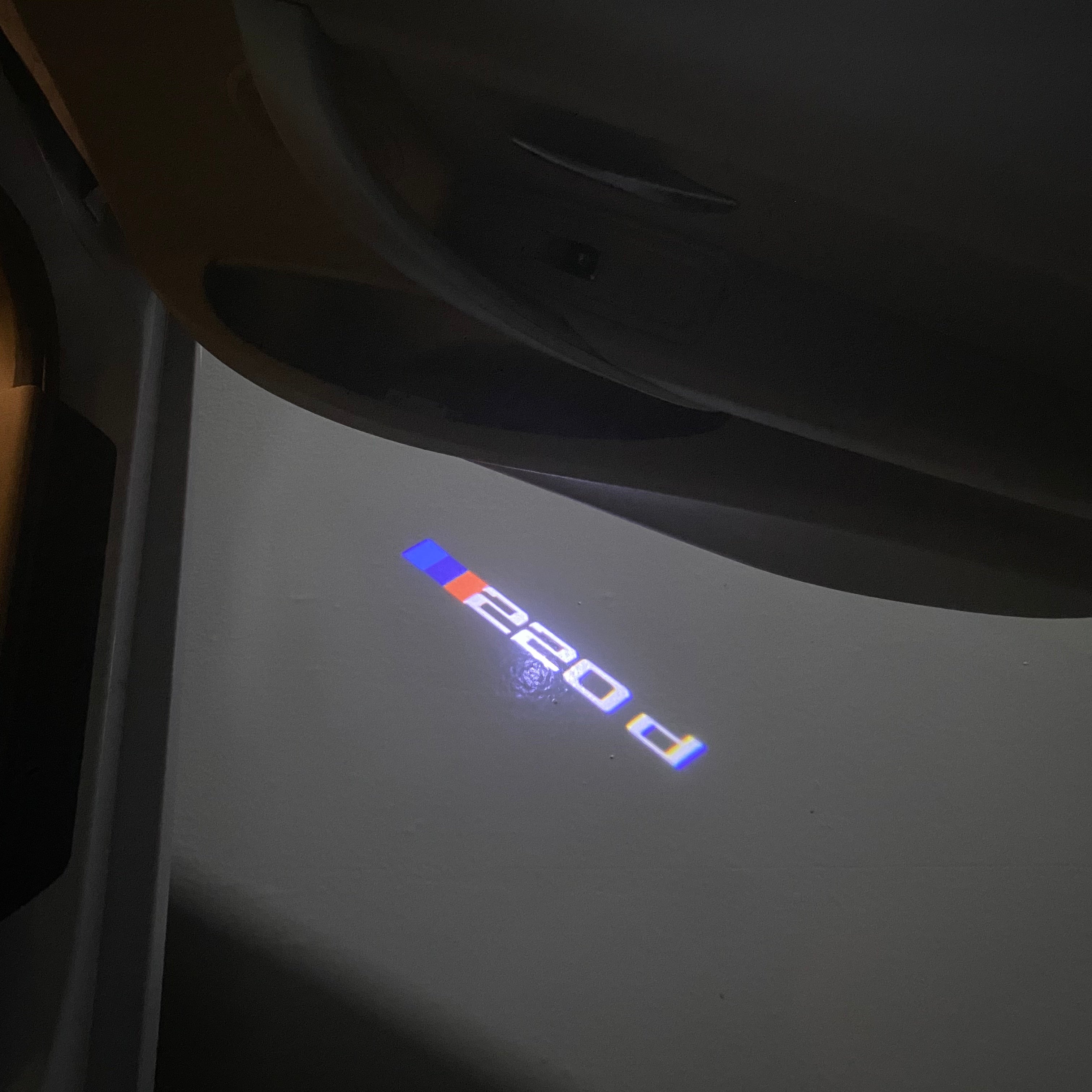 ÉCLAIRAGE DE PROJECTEUR BMW M3 LOGO Nr.24 (quantité 1 = 1 jeux / 2 feux de porte)