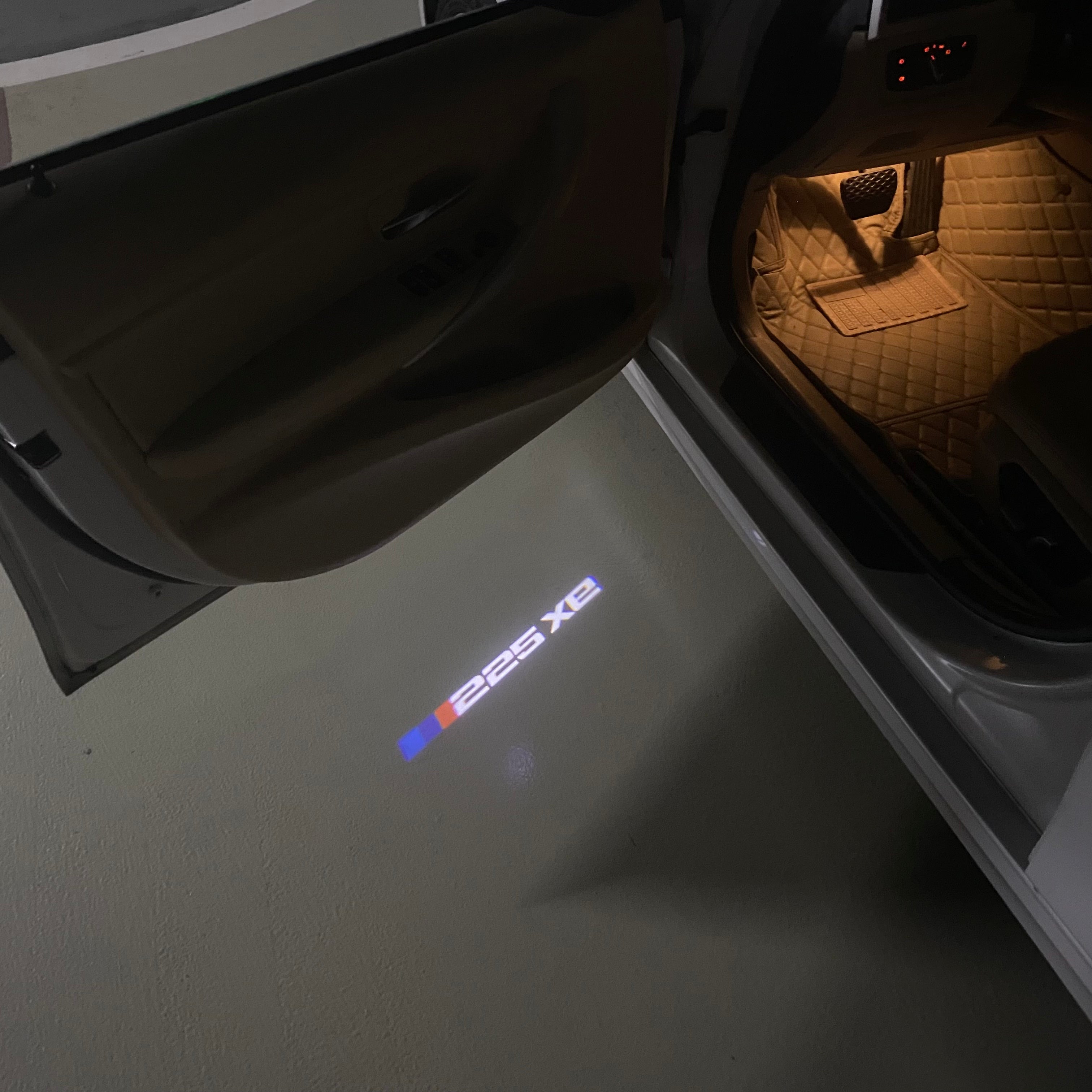 BMW  2 SERIES 225  LOGO PROJECTOT LIGHTS (quantity 1 = 1 sets/2 door lights) Nr.6024t2G