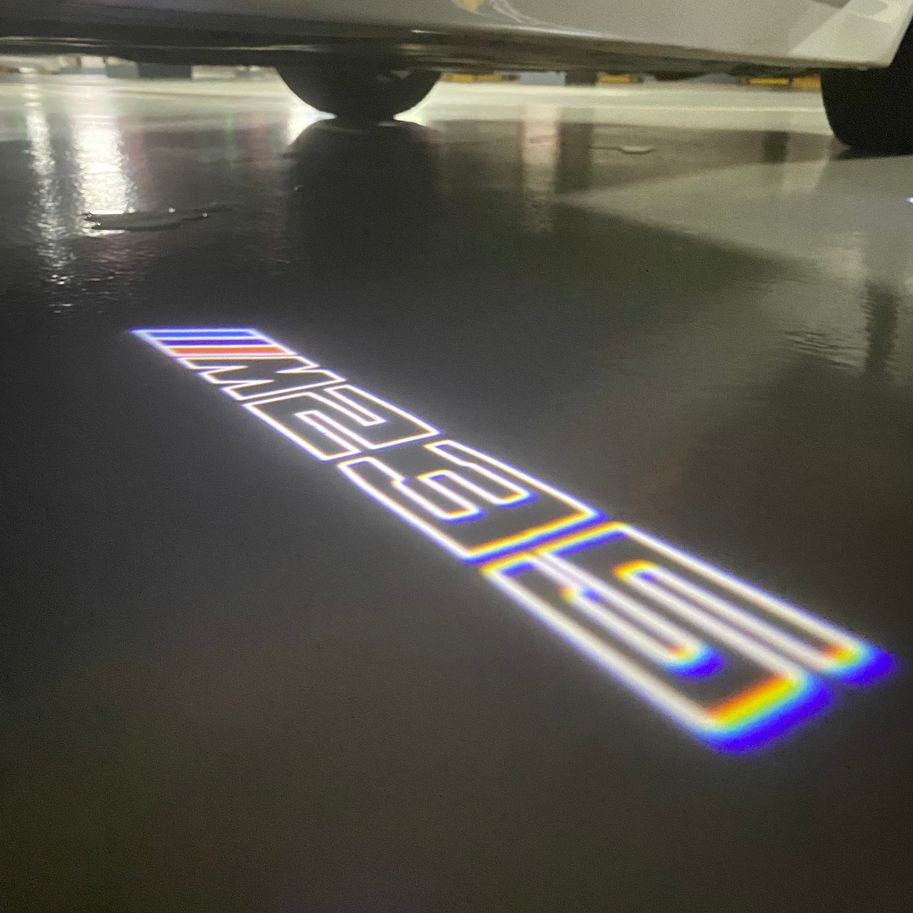ÉCLAIRAGE DE PROJECTEUR BMW M3 LOGO Nr.24 (quantité 1 = 1 jeux / 2 feux de porte)