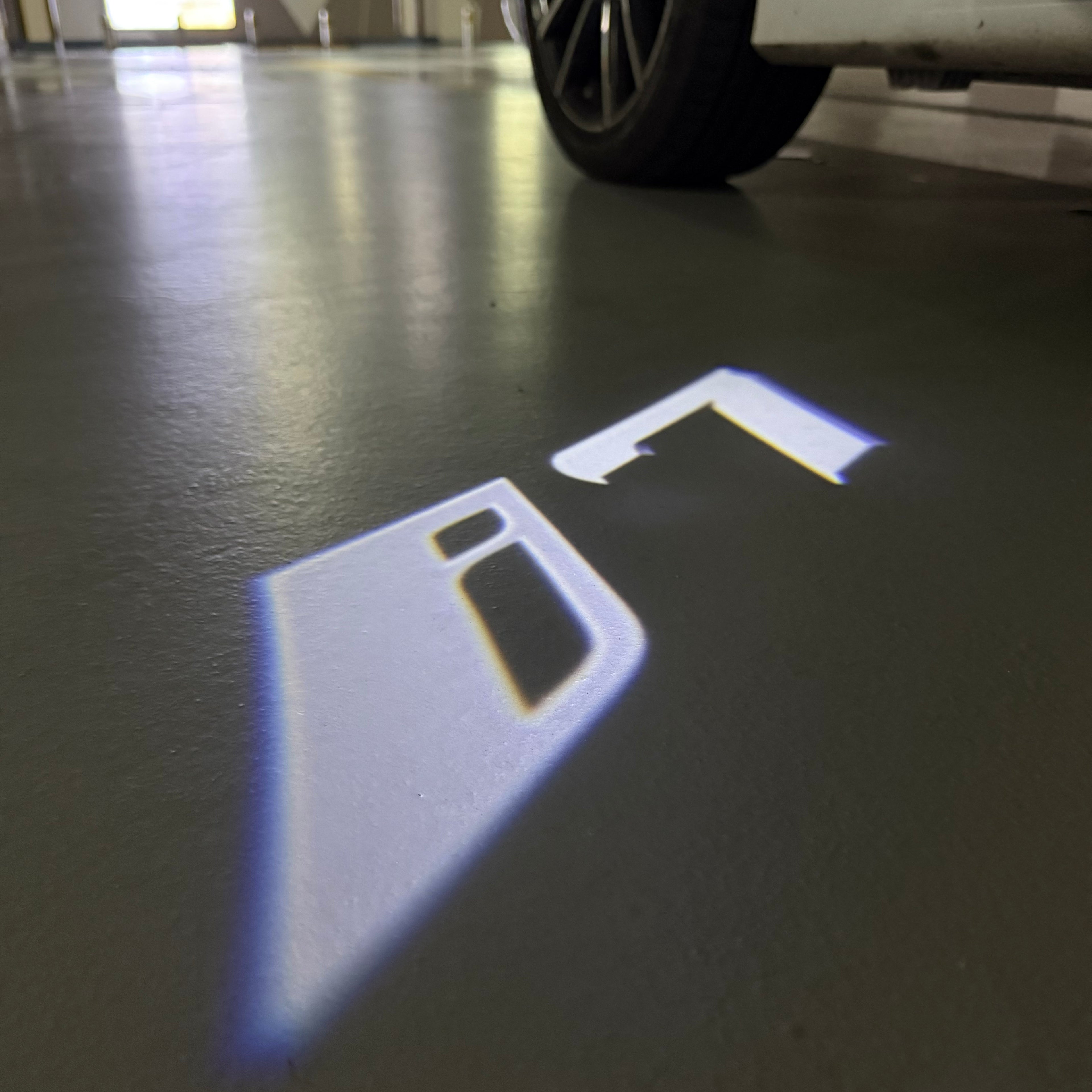 BMW M3 LOGO PROJECTOT LIGHTS Nr.24 (Menge 1 = 1 Sets/2 Türleuchten)