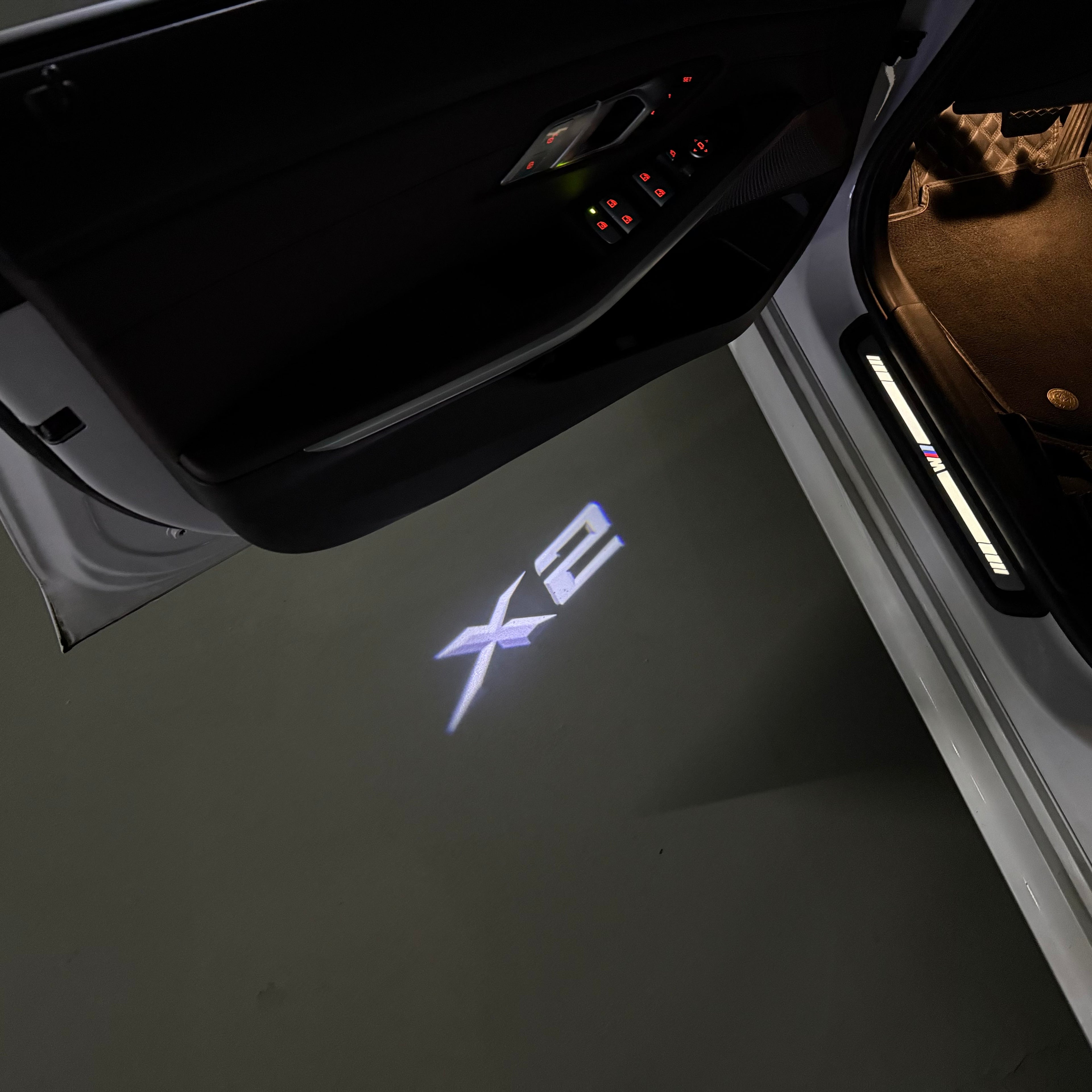 BMW M3 LOGO PROJECTOT LIGHTS Nr.24 (quantità 1 = 1 set/2 luci porta)