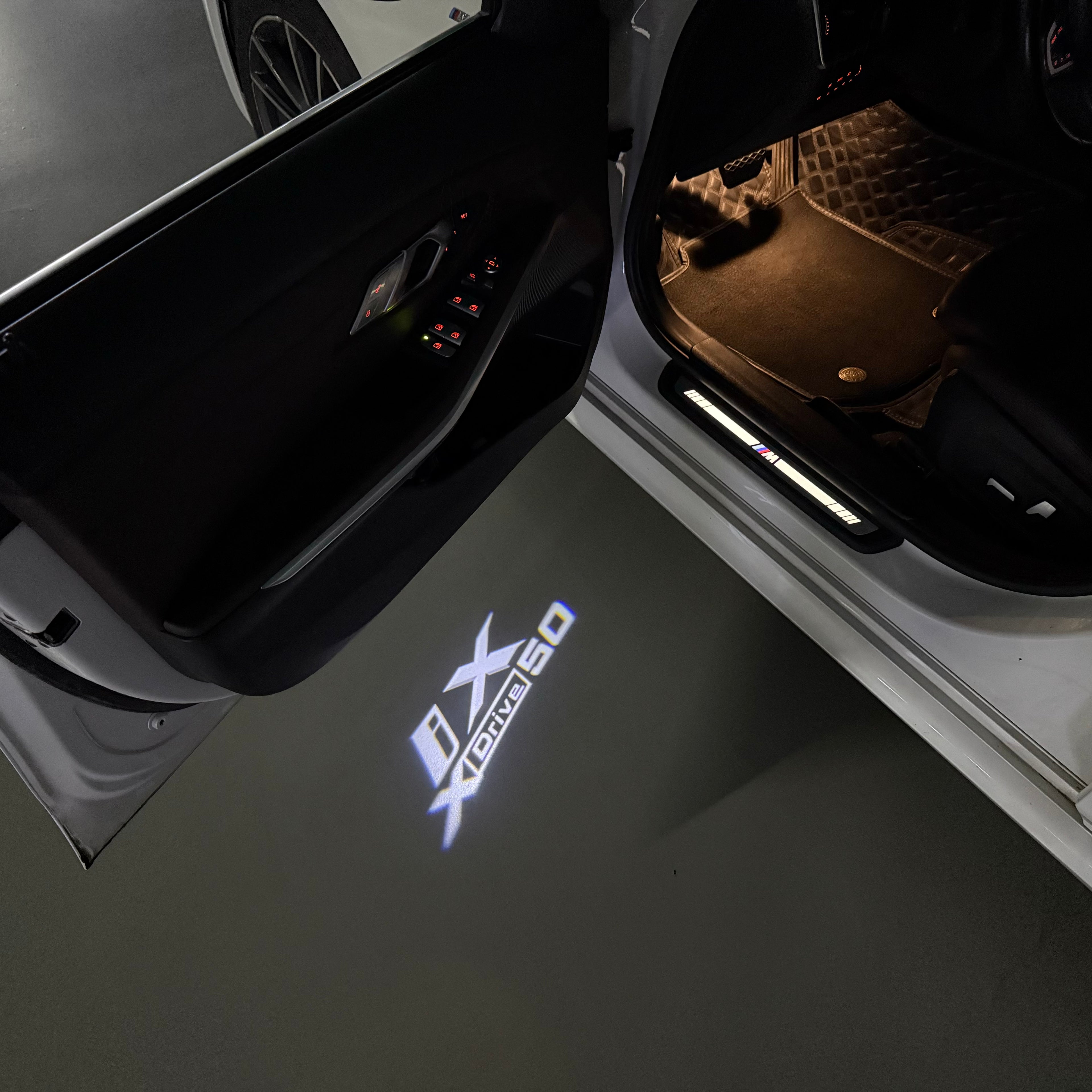 BMW M3 LOGO PROJECTOT LIGHTS Nr.24 (Menge 1 = 1 Sets/2 Türleuchten)