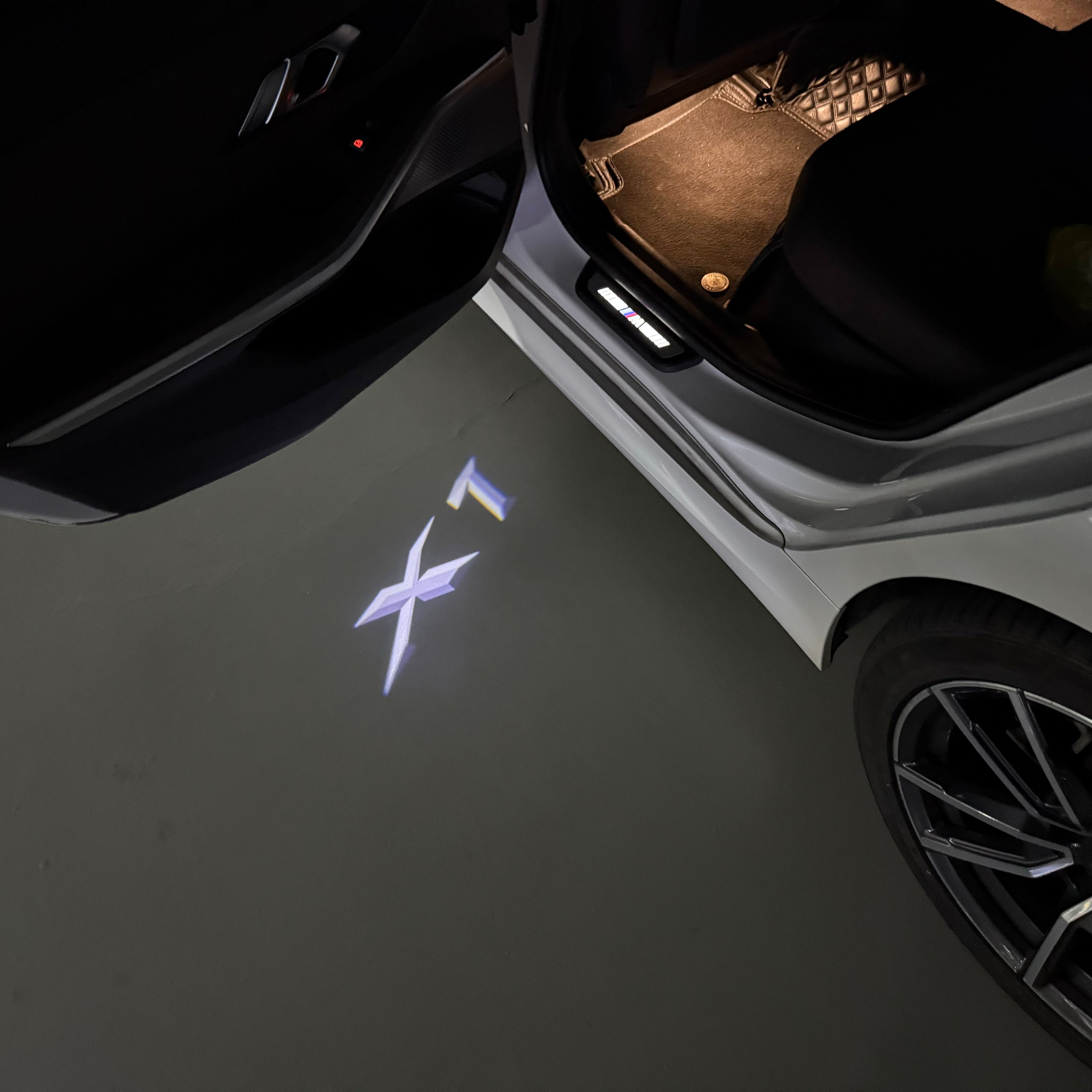 BMW M3 LOGO PROJECTOT LIGHTS Nr.24 (quantità 1 = 1 set/2 luci porta)