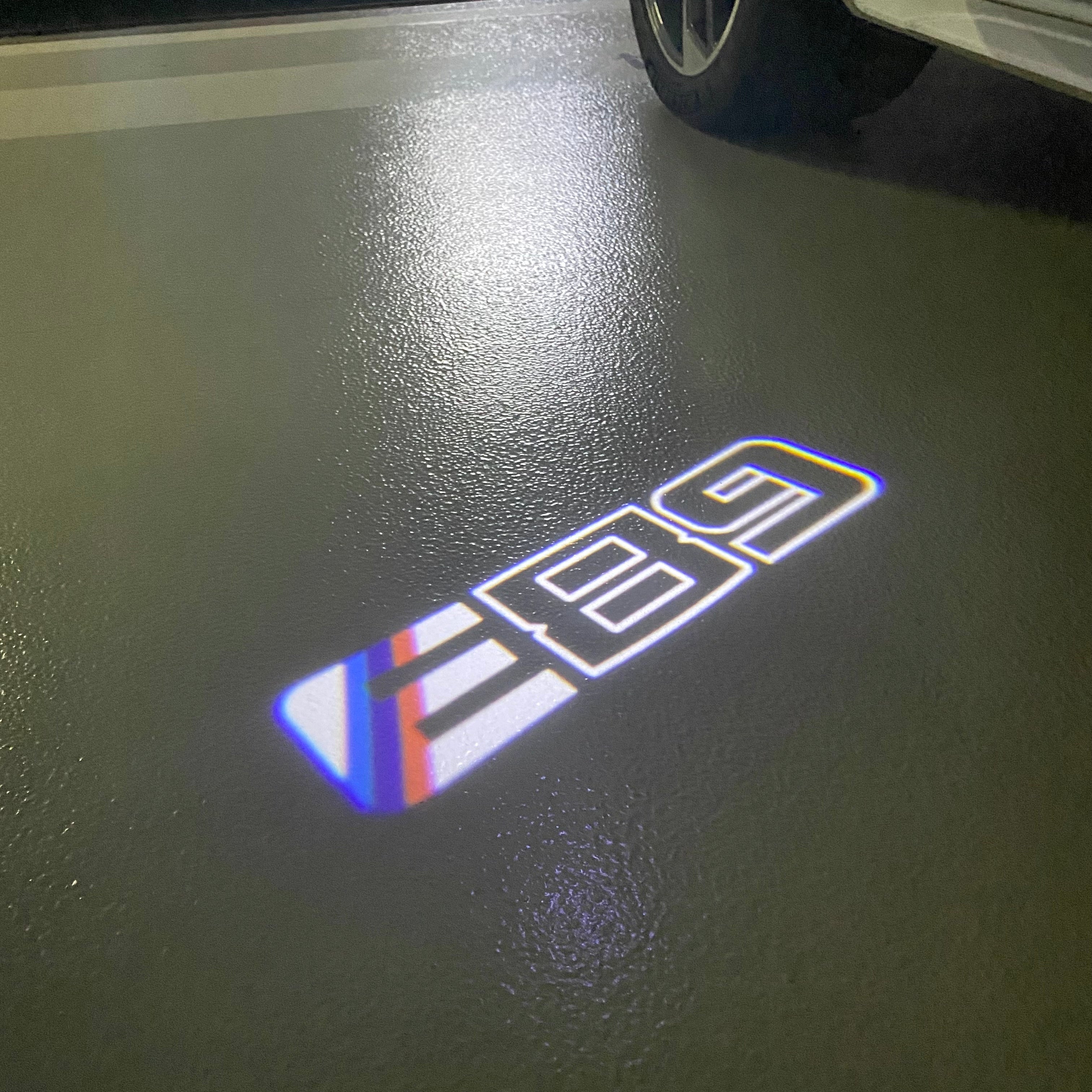 BMW M3 LOGO PROJECTOT LIGHTS Nr.24 (quantità 1 = 1 set/2 luci porta)