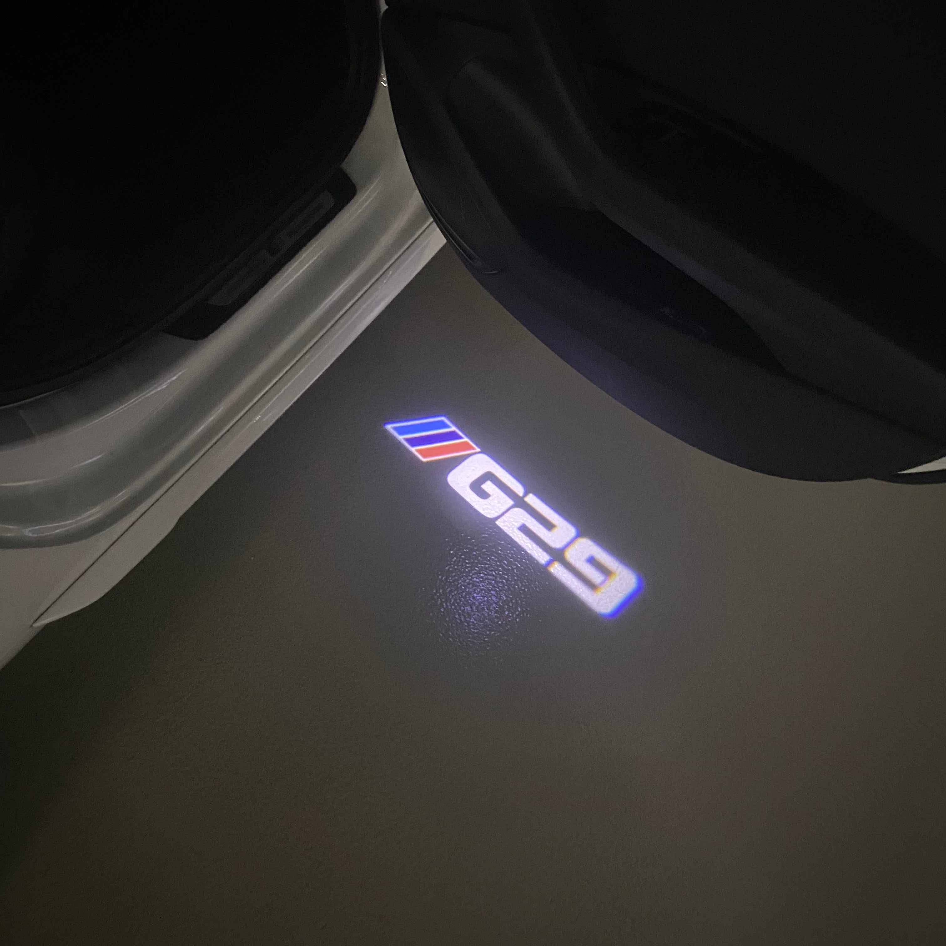 BMW M3 LOGO PROJECTOT LIGHTS Nr.24 (Menge 1 = 1 Sets/2 Türleuchten)