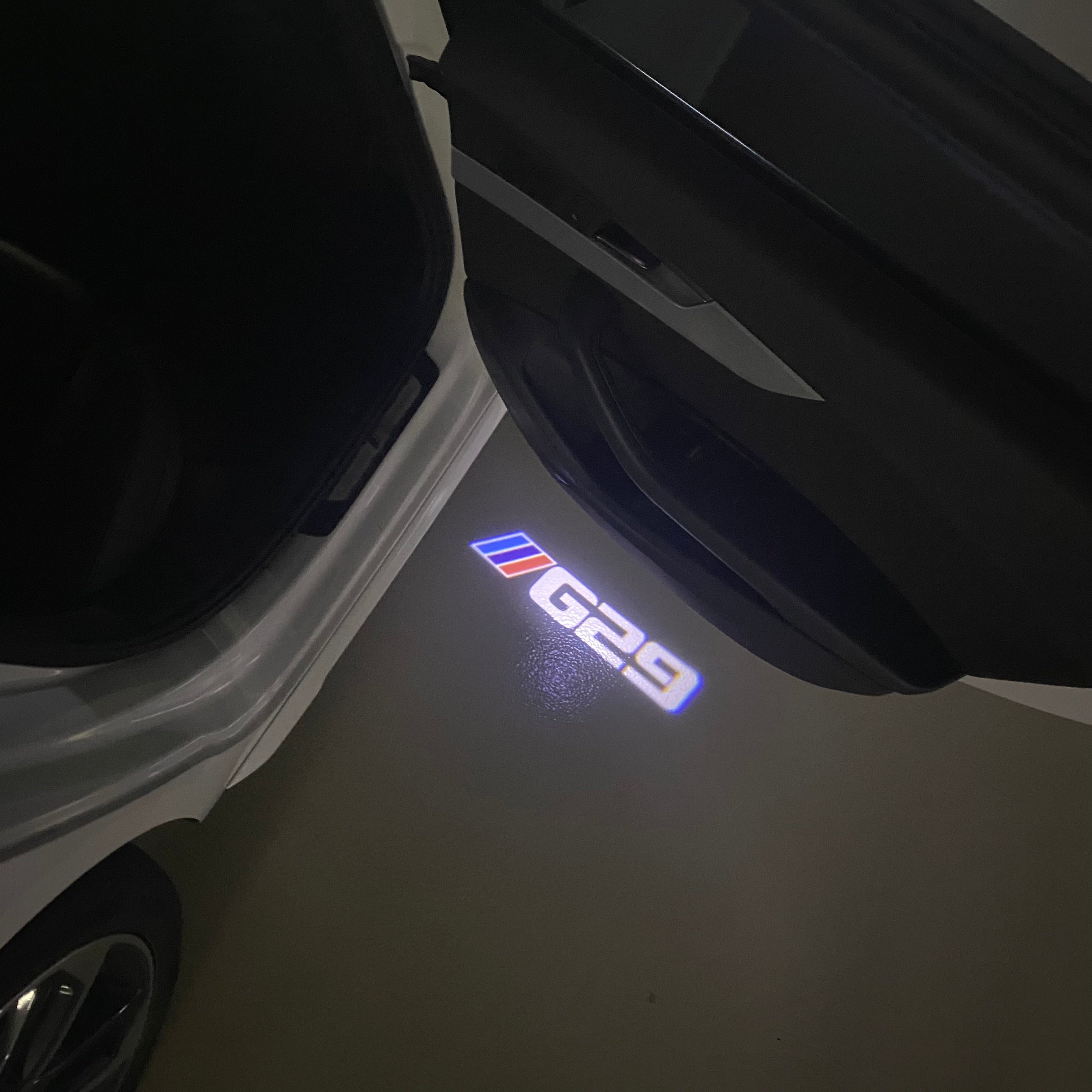 BMW M3 LOGO PROJECTOT LIGHTS Nr.24 (Menge 1 = 1 Sets/2 Türleuchten)