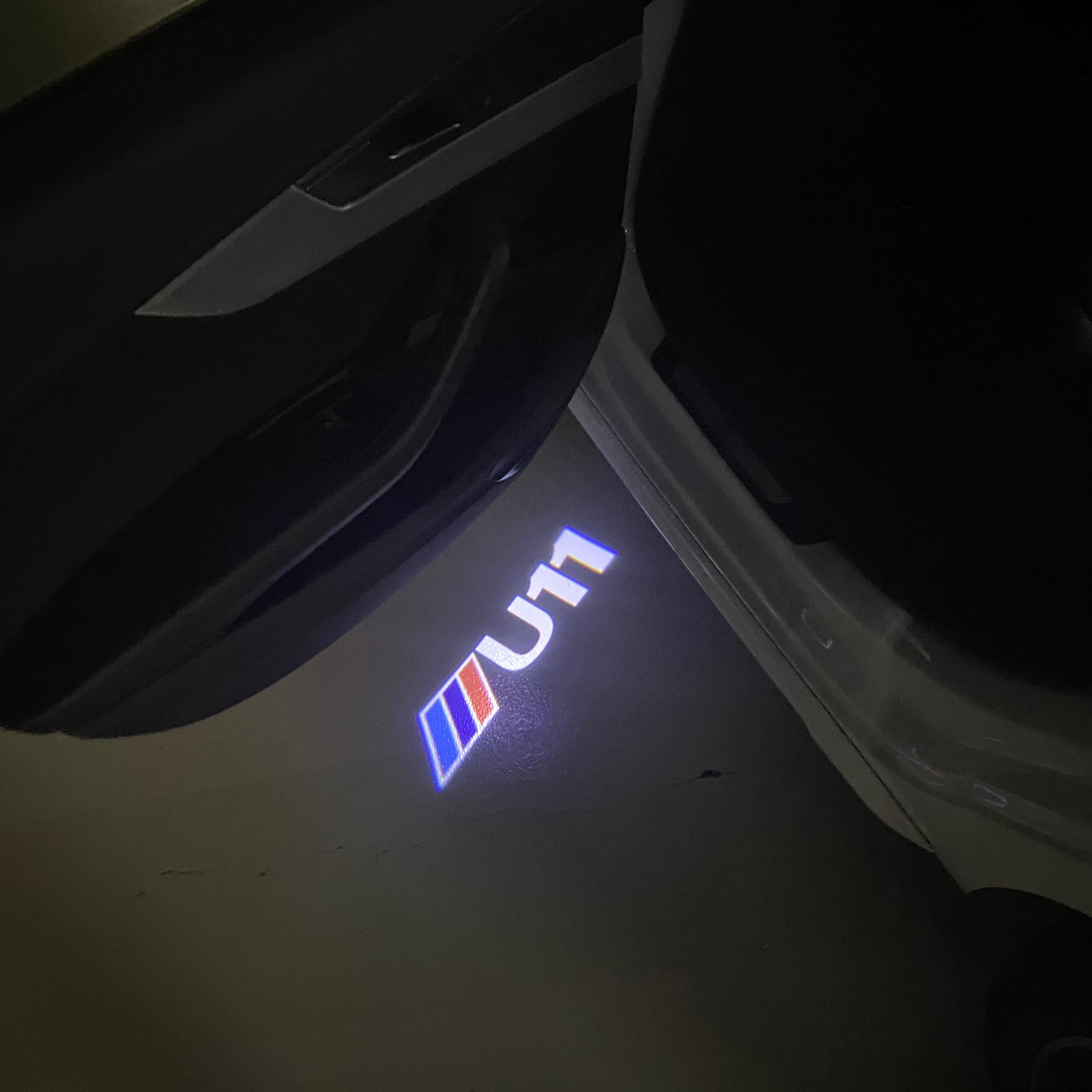 BMW M3 LOGO PROJECTOT LIGHTS Nr.24 (Menge 1 = 1 Sets/2 Türleuchten)