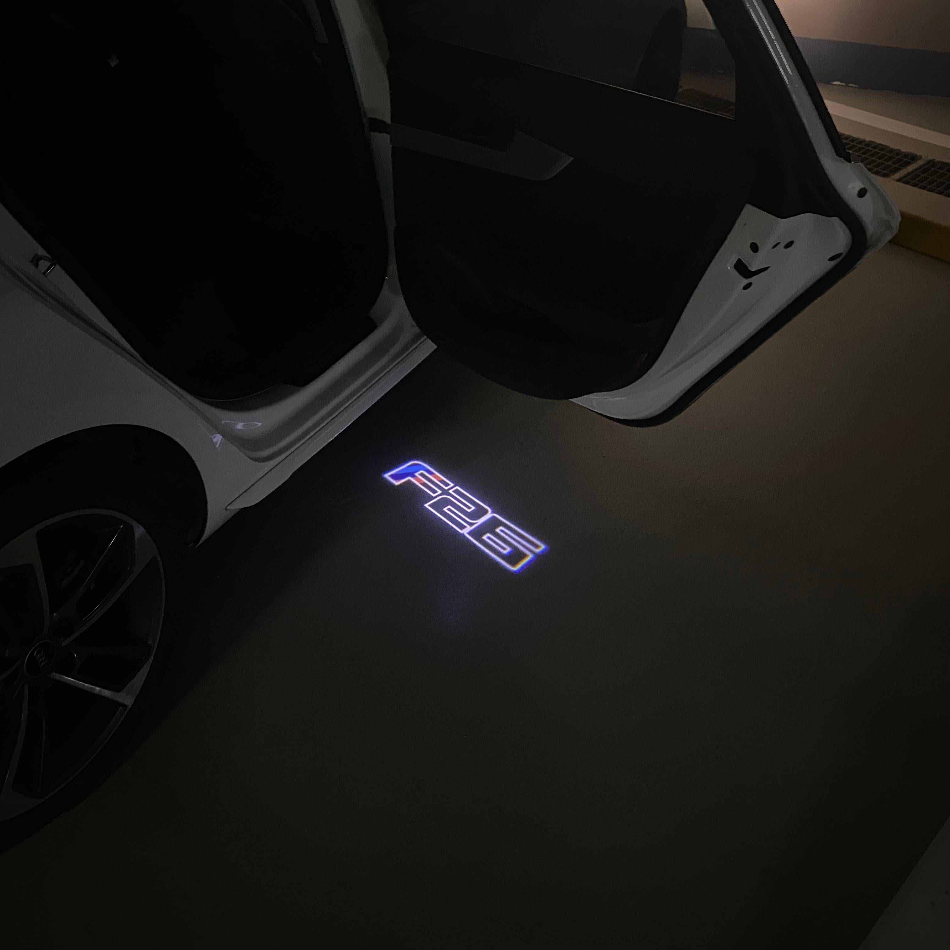 BMW M3 LOGO PROJECTOT LIGHTS Nr.24 (quantità 1 = 1 set/2 luci porta)
