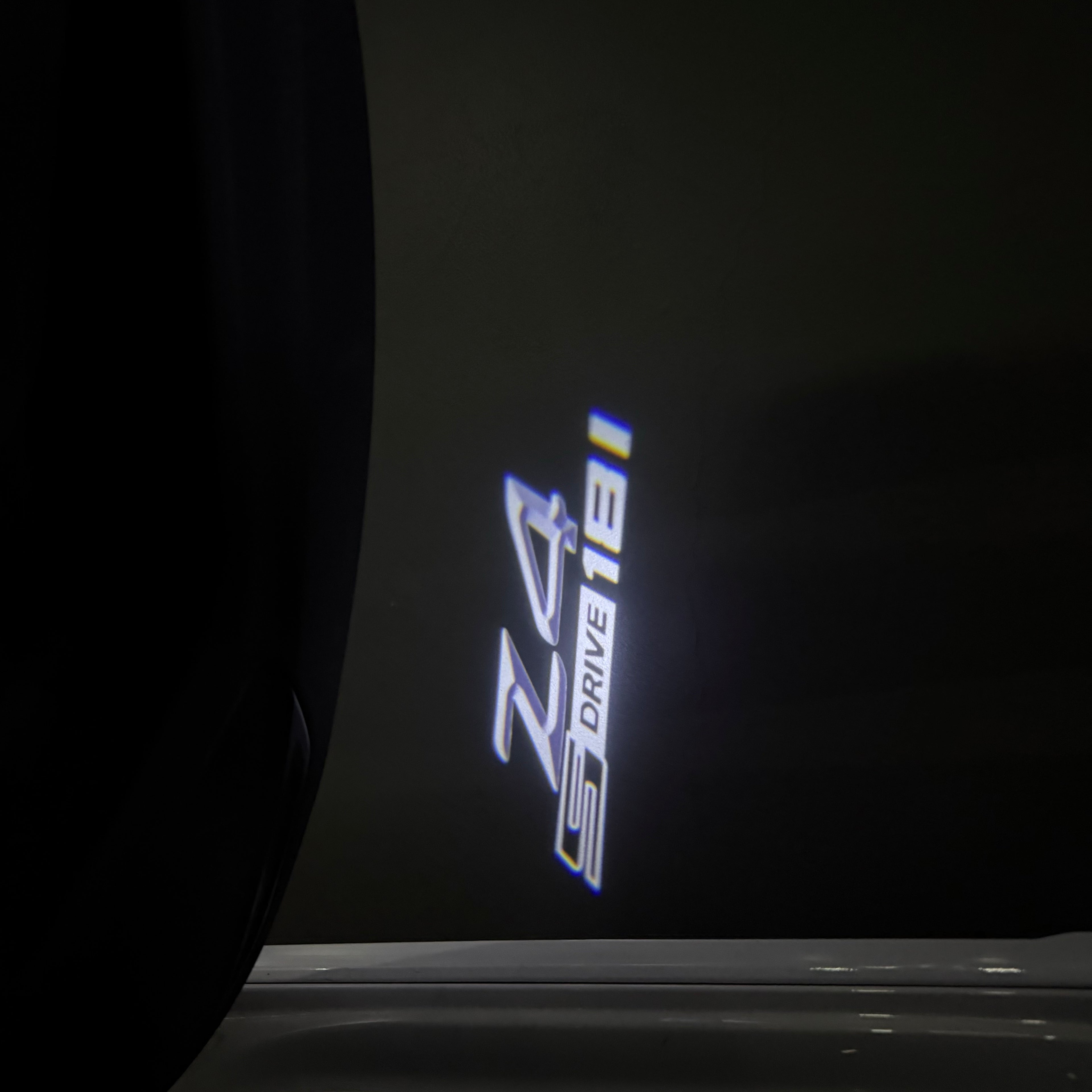 BMW M3 LOGO PROJECTOT LIGHTS Nr.24 (Menge 1 = 1 Sets/2 Türleuchten)