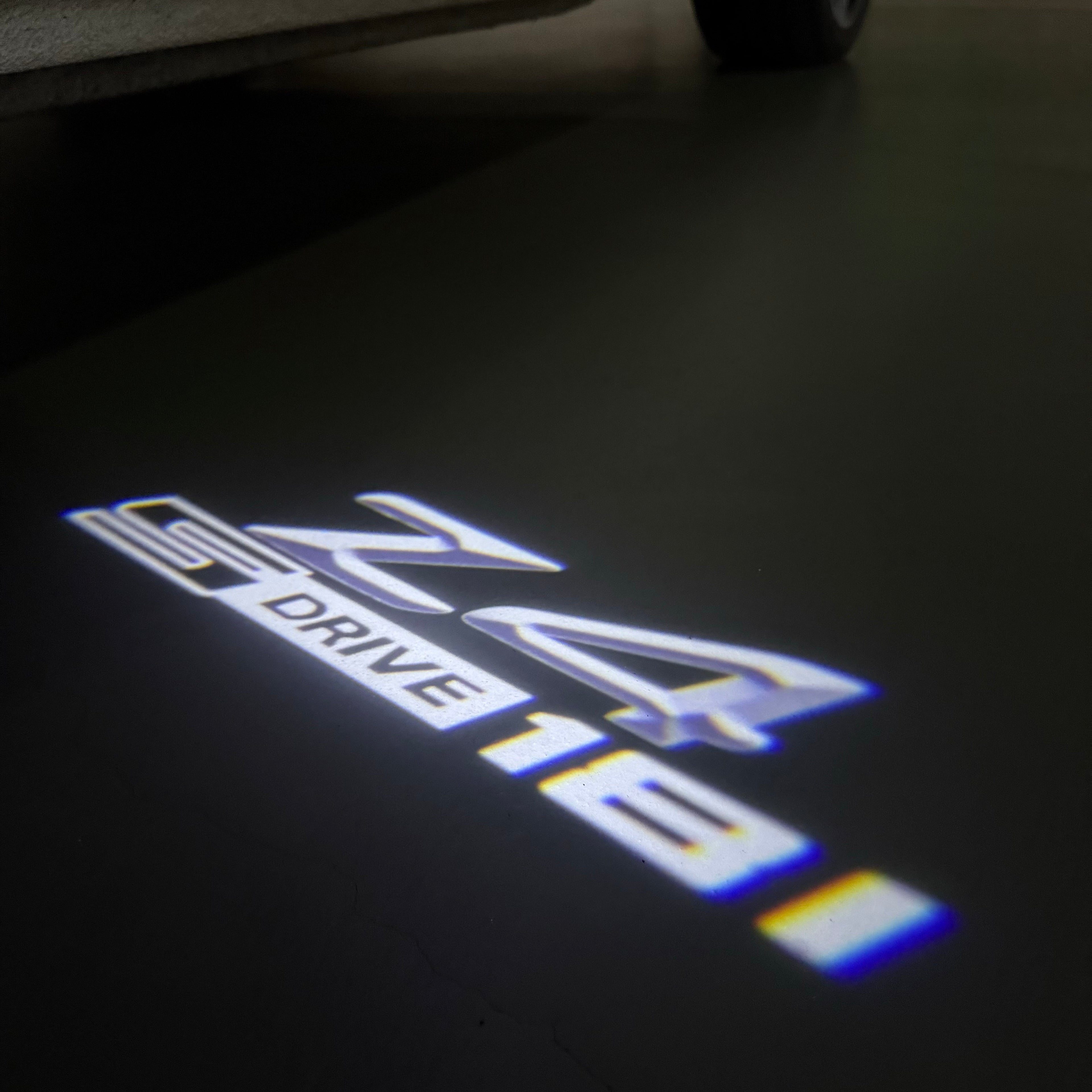 BMW M3 LOGO PROJECTOT LIGHTS Nr.24 (Menge 1 = 1 Sets/2 Türleuchten)