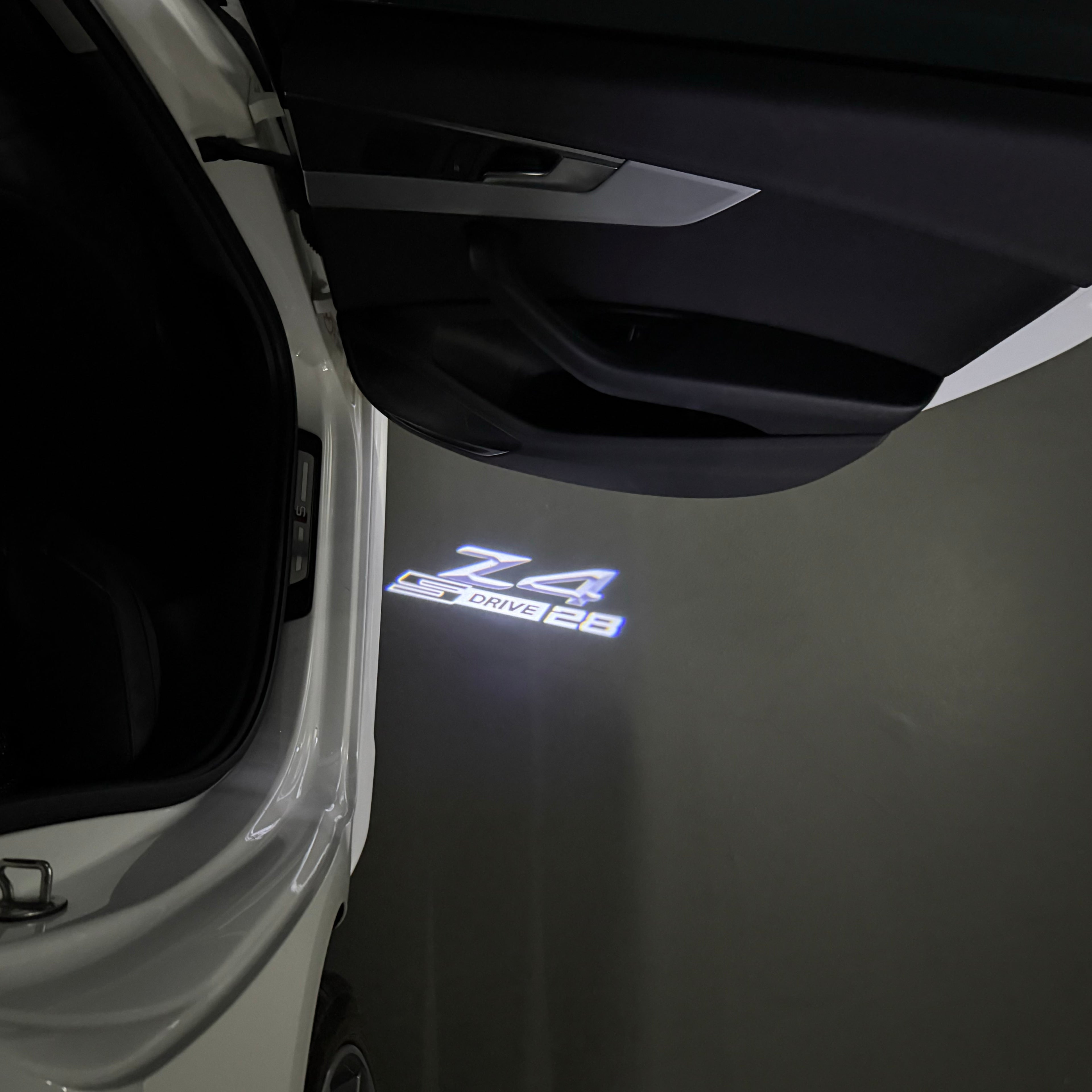 BMW M3 LOGO PROJECTOT LIGHTS Nr.24 (Menge 1 = 1 Sets/2 Türleuchten)