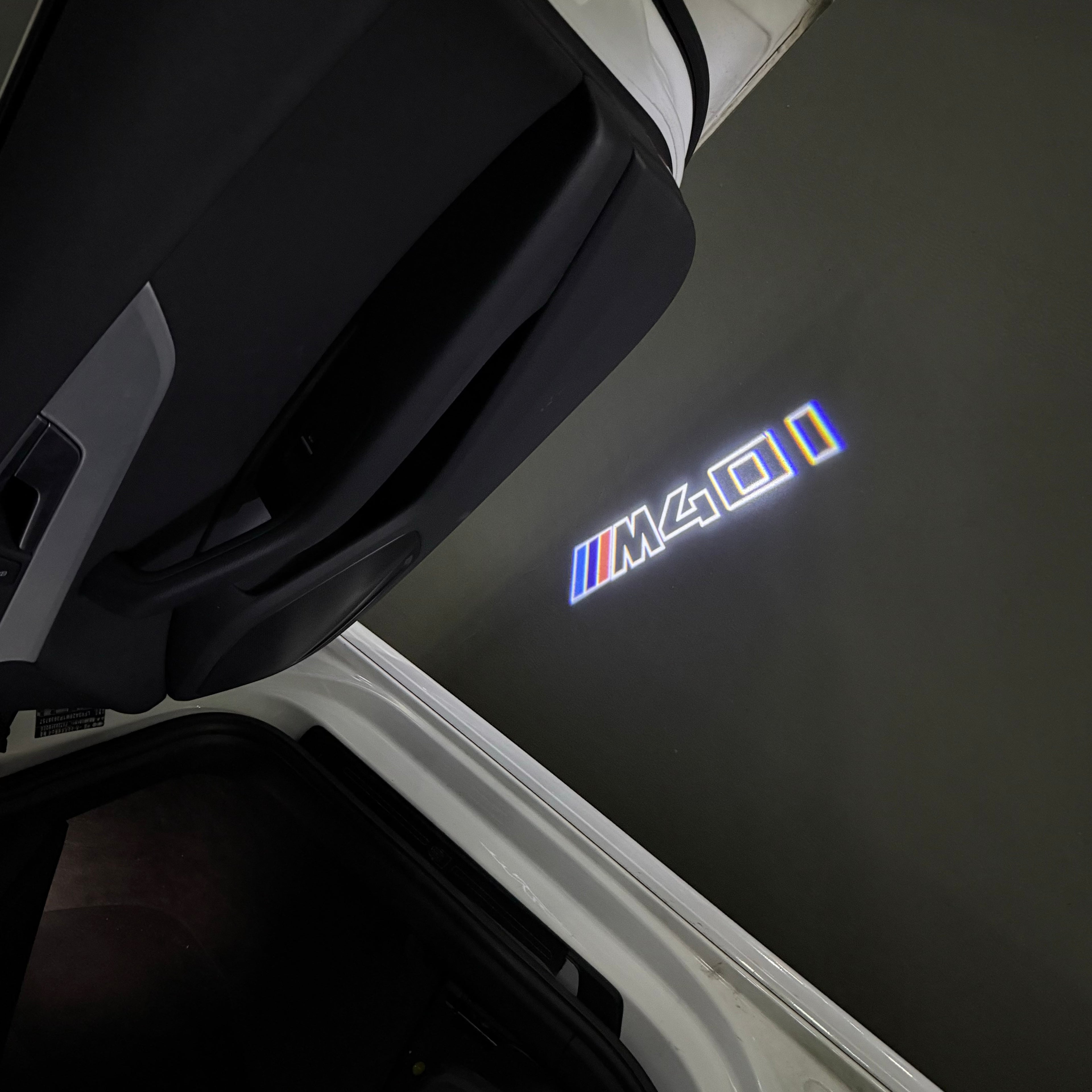 BMW M3 LOGO PROJECTOT LIGHTS Nr.24 (Menge 1 = 1 Sets/2 Türleuchten)