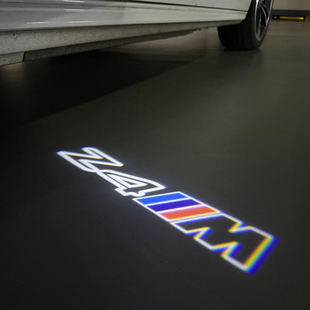 BMW M3 LOGO PROJECTOT LIGHTS Nr.24 (Menge 1 = 1 Sets/2 Türleuchten)